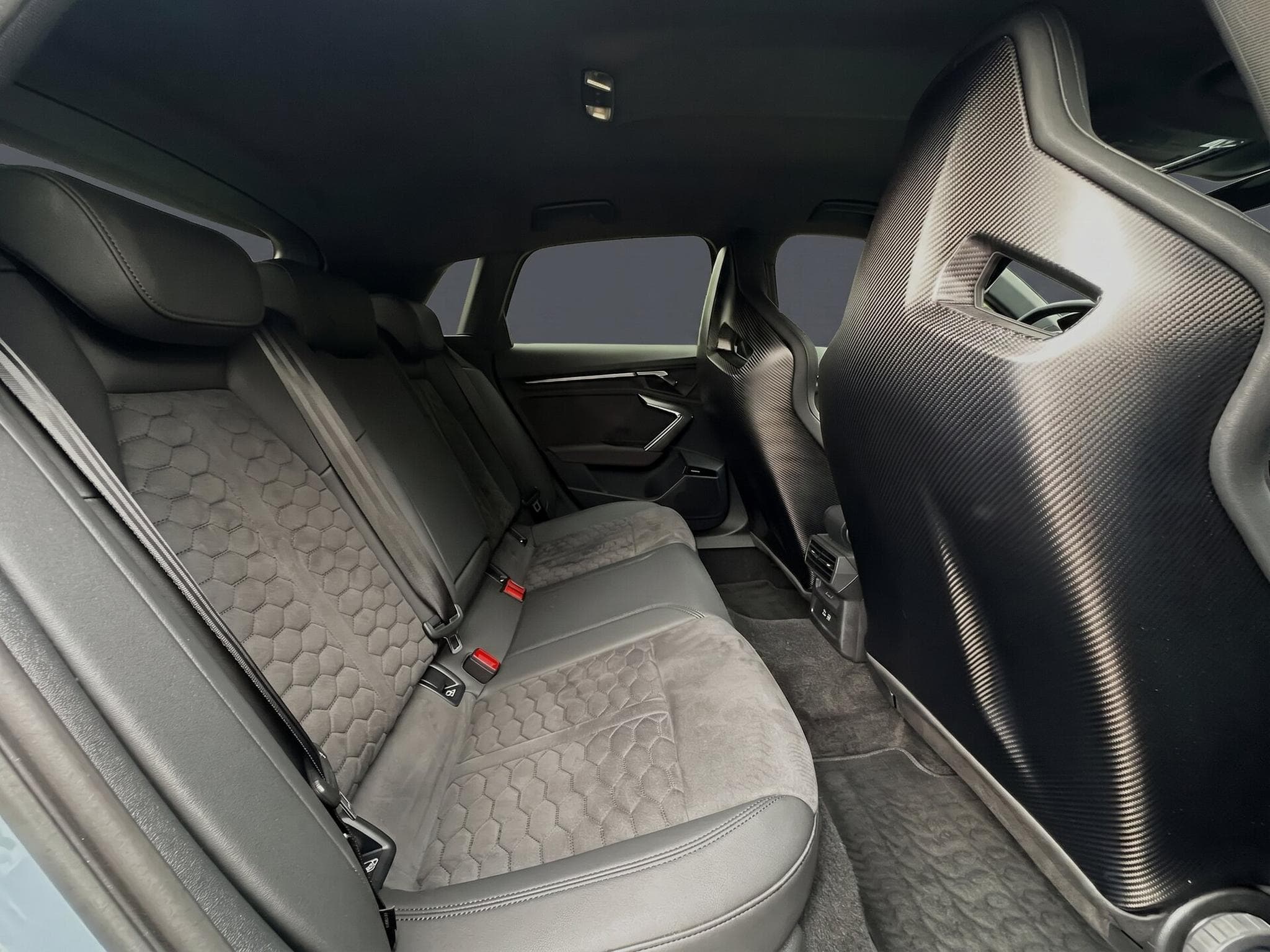 Audi RS3 NEW MODEL / GARANTIE-AUDI-2029 / RS-SEATS/ PACK CARBON (2026) - Photo 6