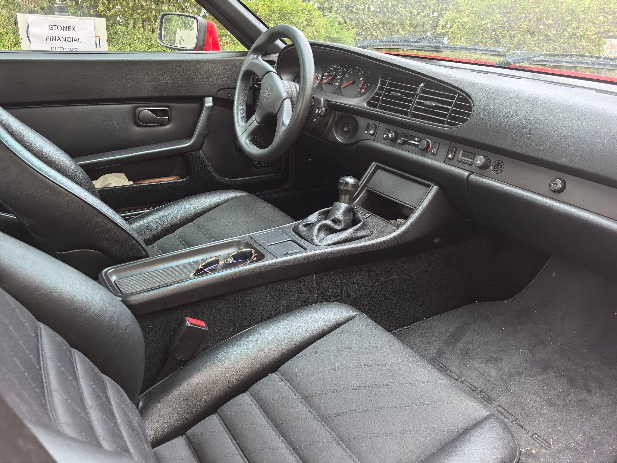 Porsche 944 Targa (1987) - Photo 2