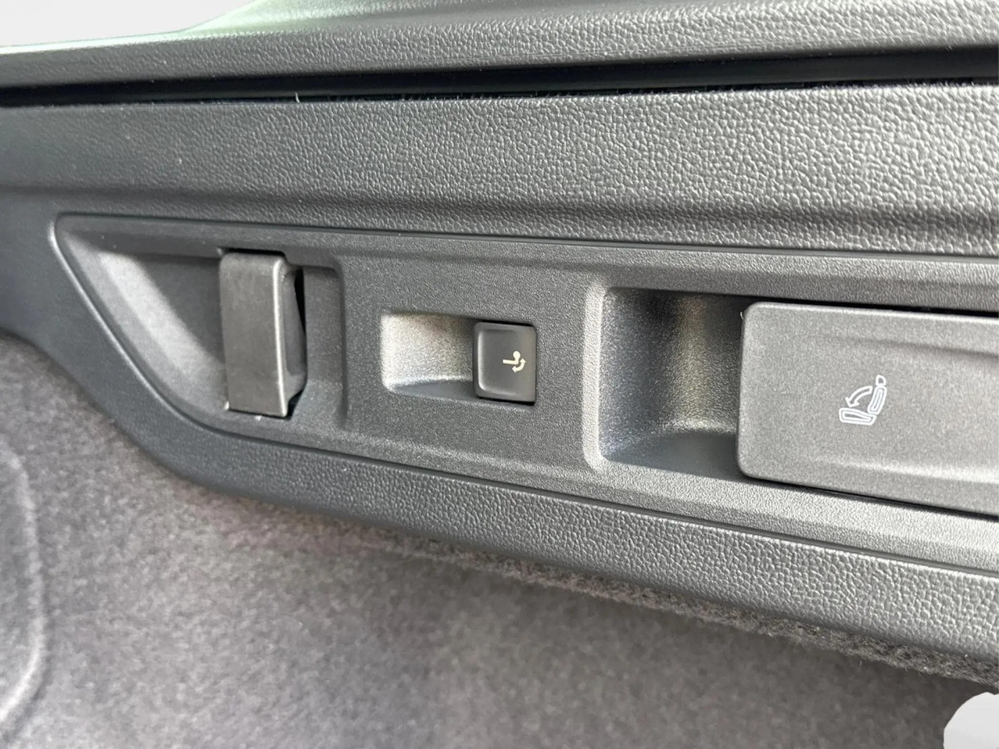 Skoda Superb Selection 2.0 TDI DSG7 110kW-150CV - Attelage - (2025) - Photo 23