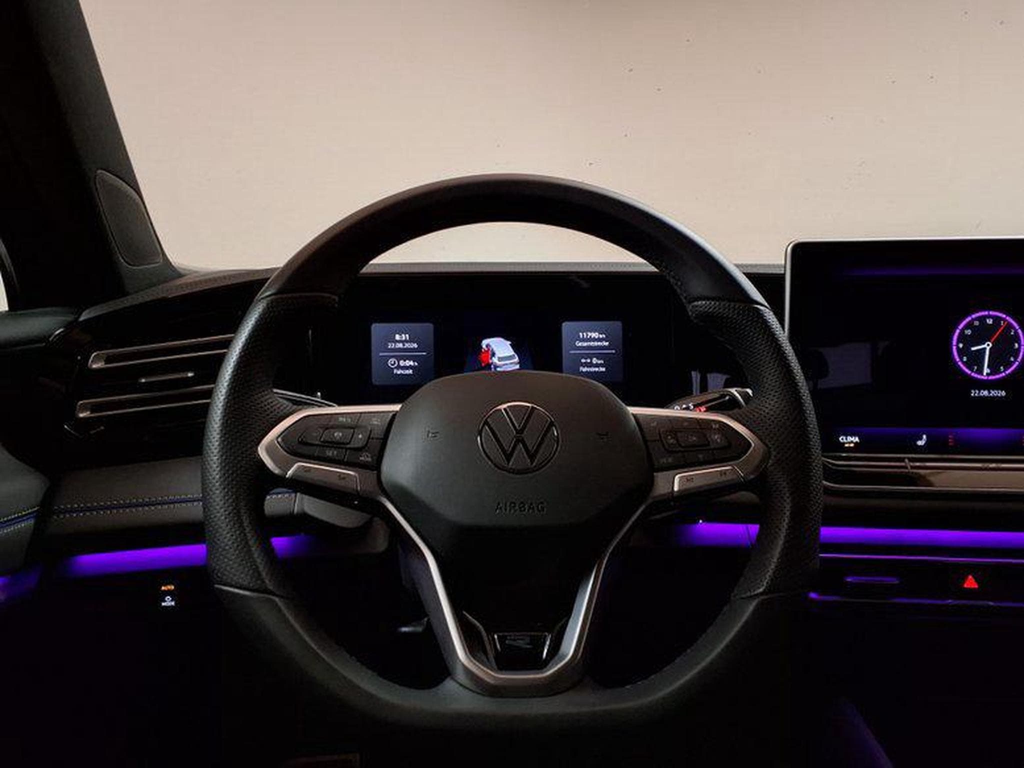 VW Tiguan R-Line 1.5 eTSI 7-Gang-DSG (2025) - Photo 12