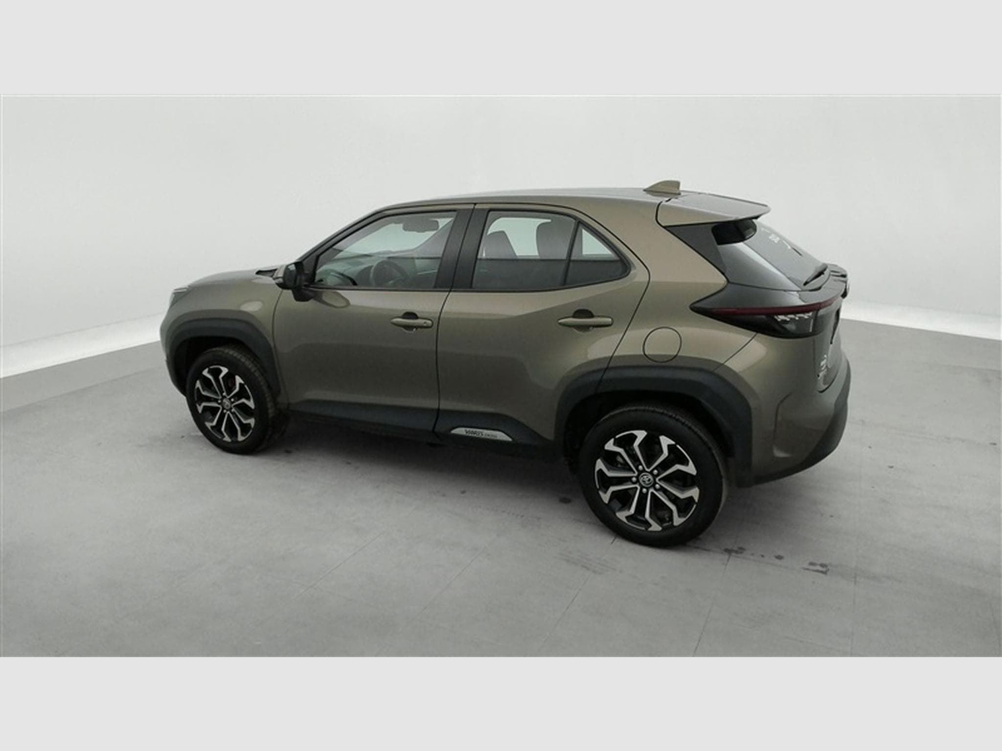 Toyota Yaris Cross Hybrid 1.5i VVT-i Dynamic Plus E-CVT *NAVI/CAM/PDC/FULL LED* (2024) - Photo 25