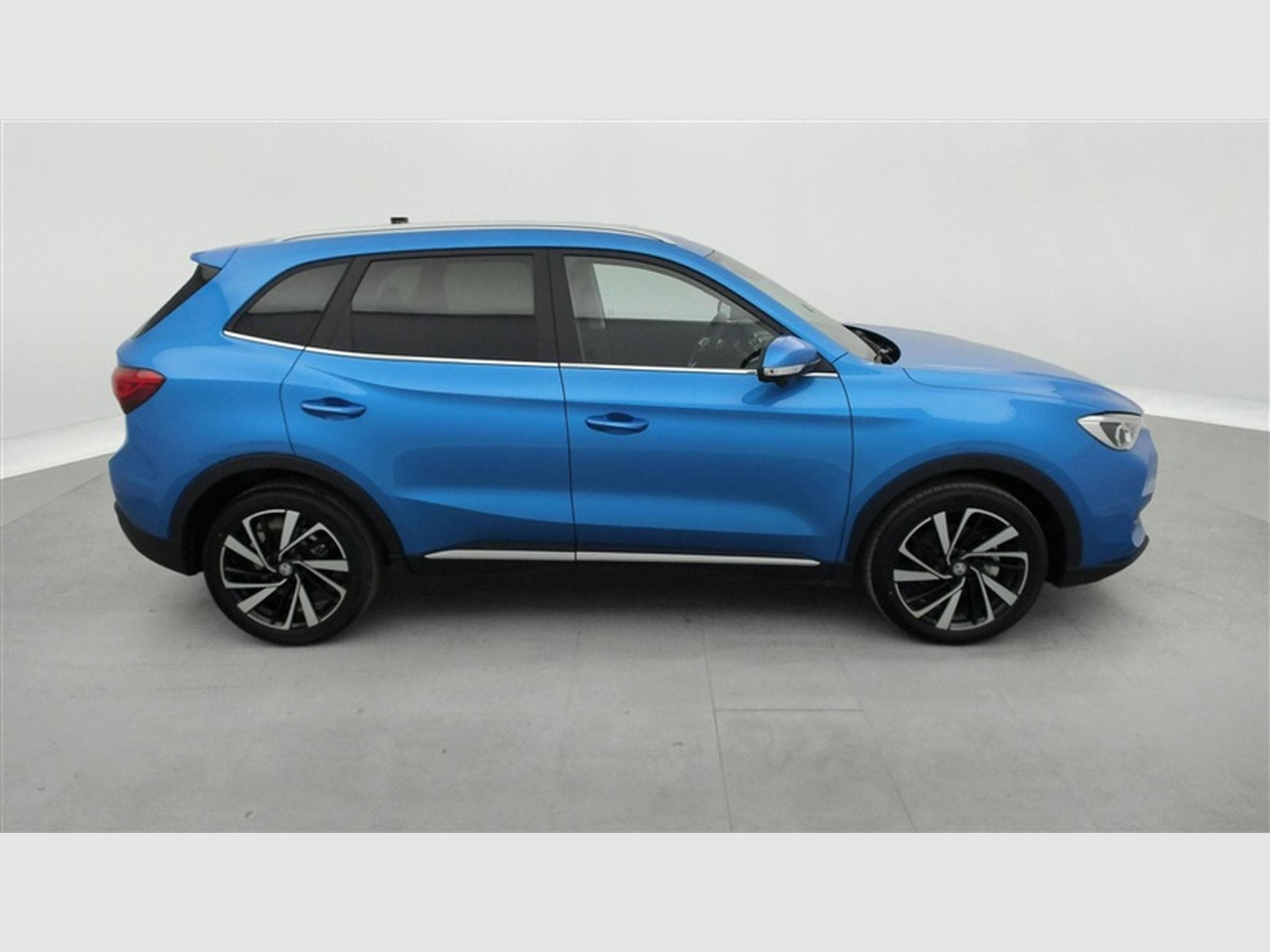 MG ZS 1.5 Hybrid+ Luxury NAVI / FULL LED / CUIR / CAMERA 360 (2026) - Foto 25