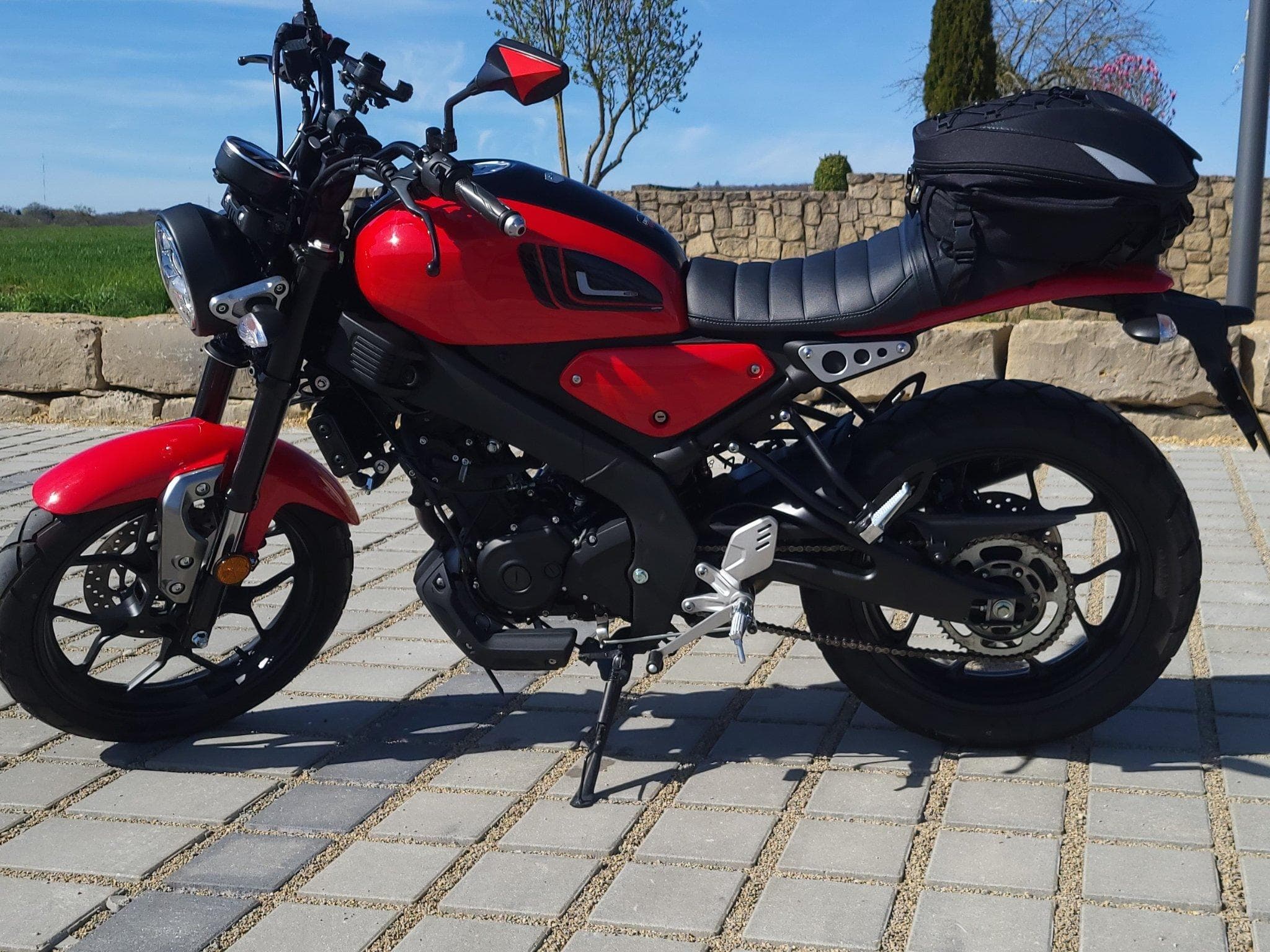 Yamaha XSR REDLINE (2022) - Photo 3