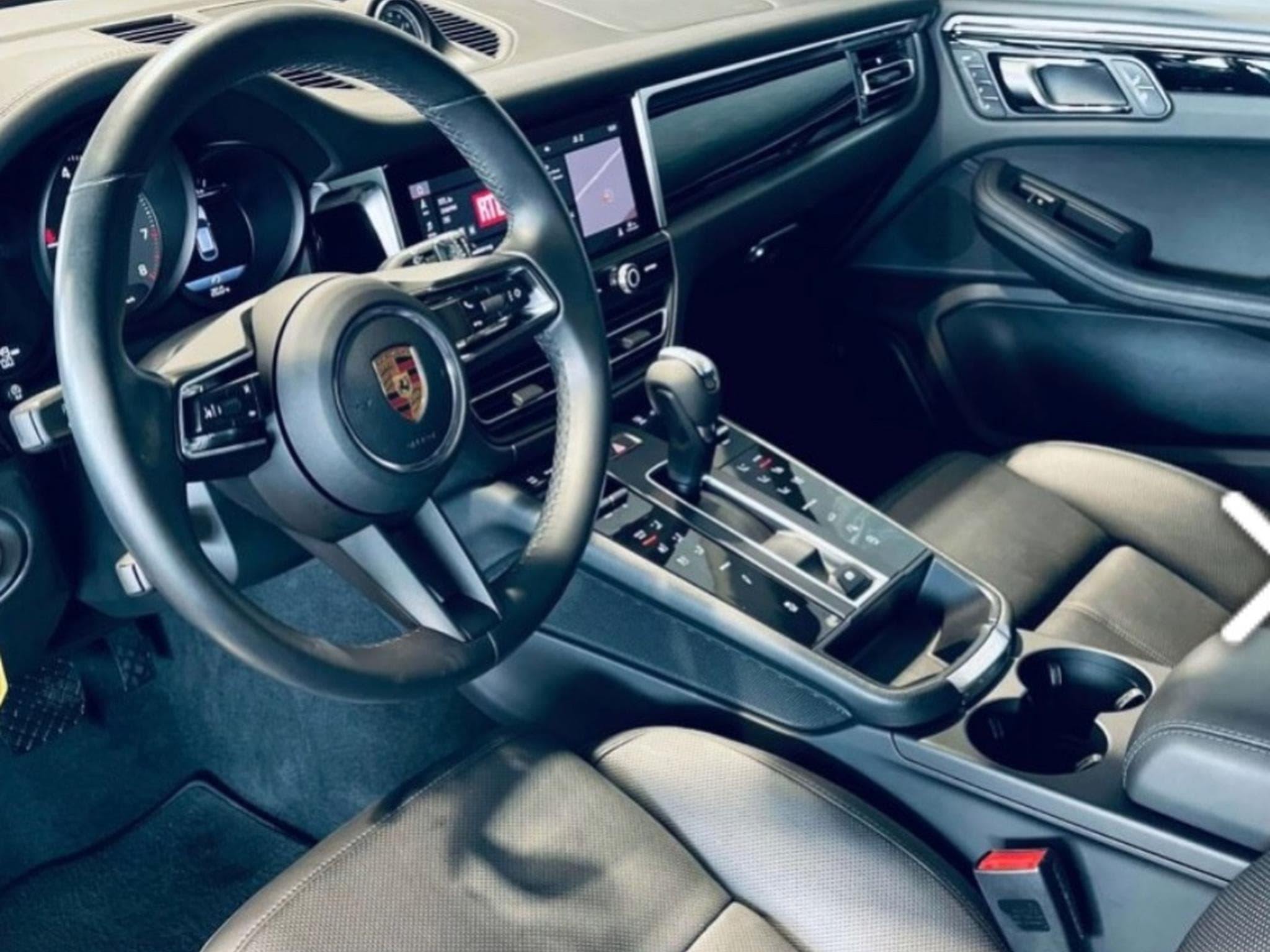 Porsche Macan S (2022) - Photo 3