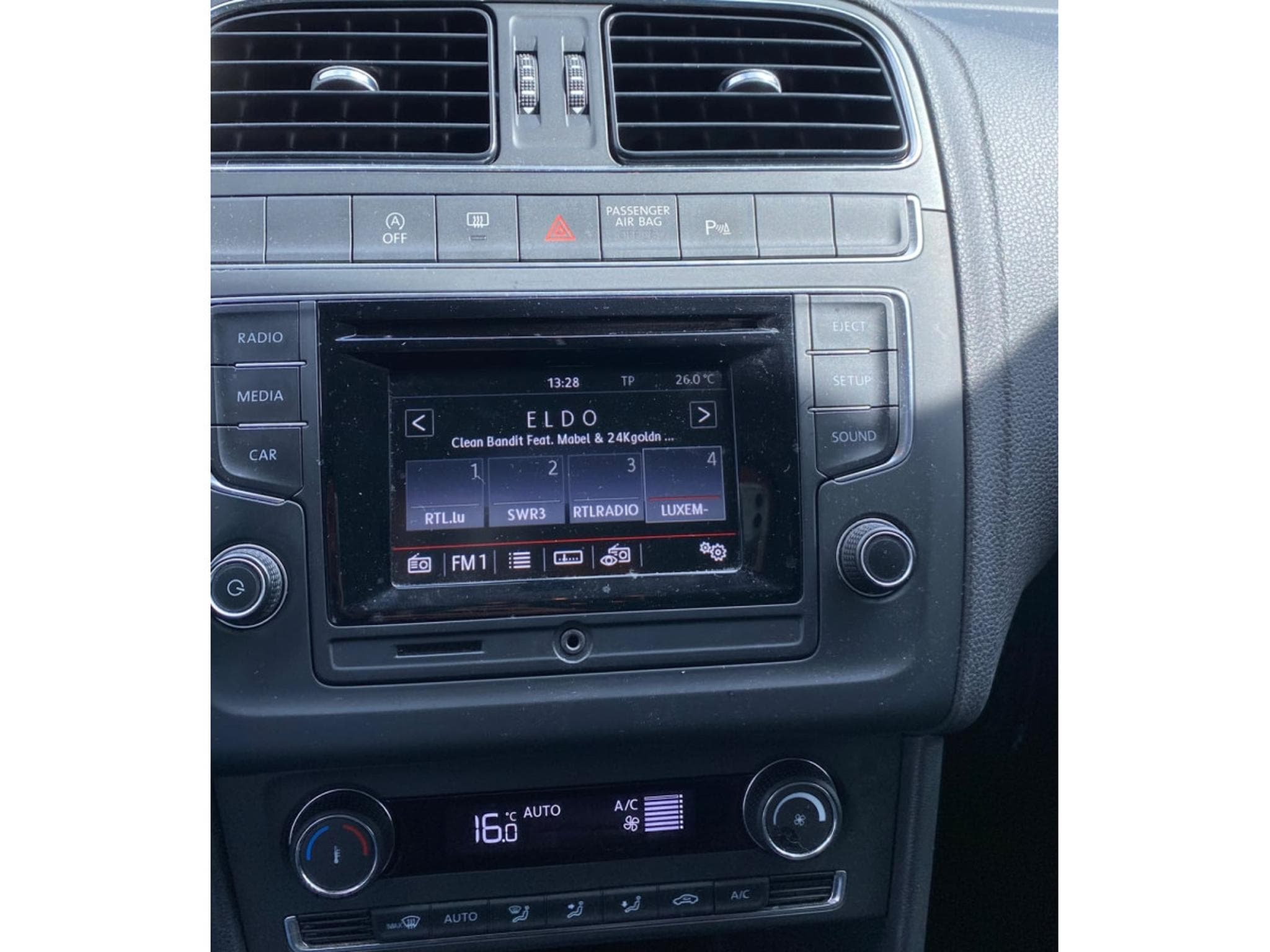 VW Polo 1.2 tsi 90 (2015) - Photo 8