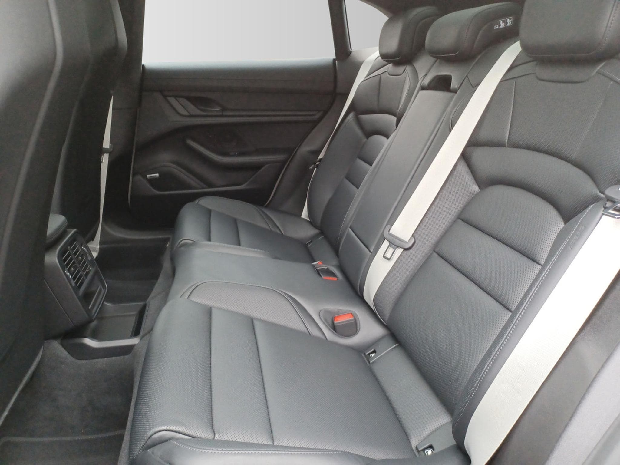 Porsche Taycan 4S Sport Turismo (2024) - Foto 12