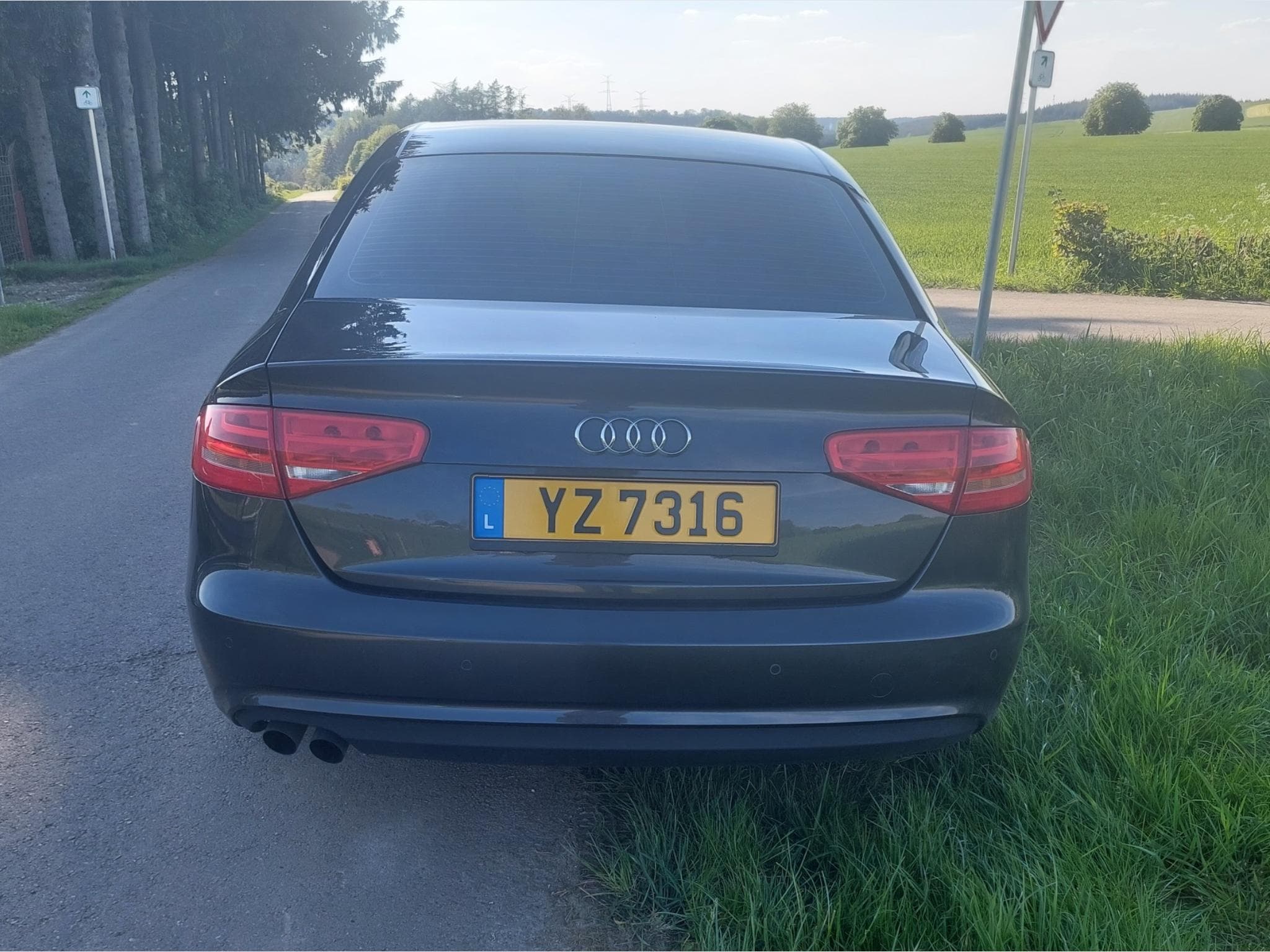 Audi A4 Limousine 2.0TDI (2012) - Photo 3
