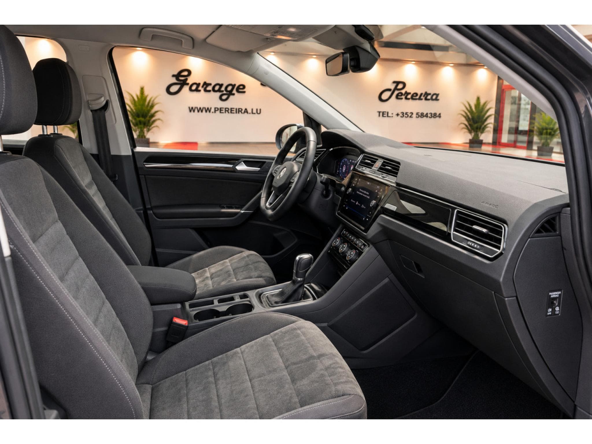 VW Touran NEW MODEL 2.0 TDI 150 DSG R-LINE 7 SITZE IQ LIGHT NAVI (2023) - Photo 6