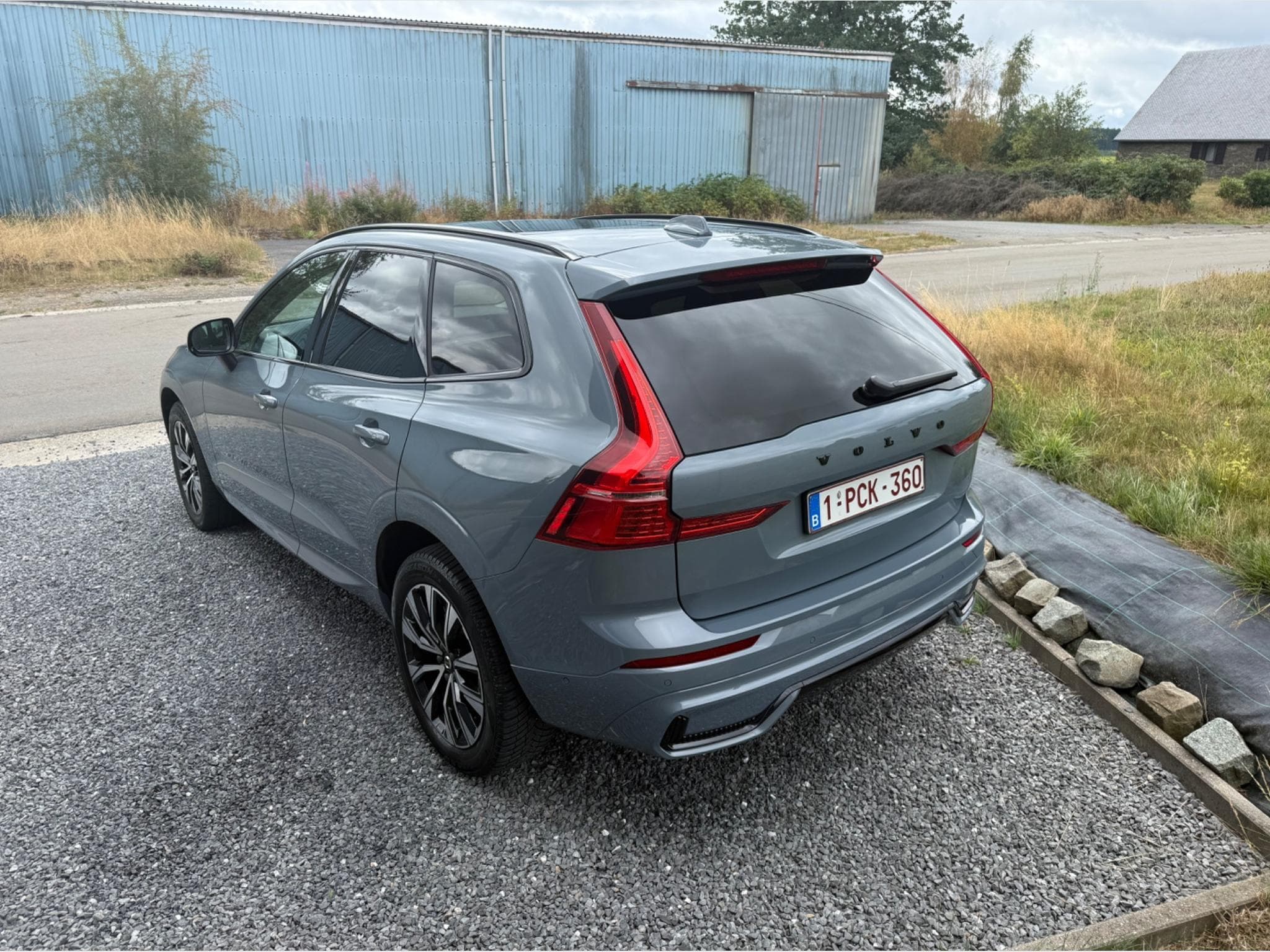 Volvo XC60 Plus dark (2023) - Photo 3