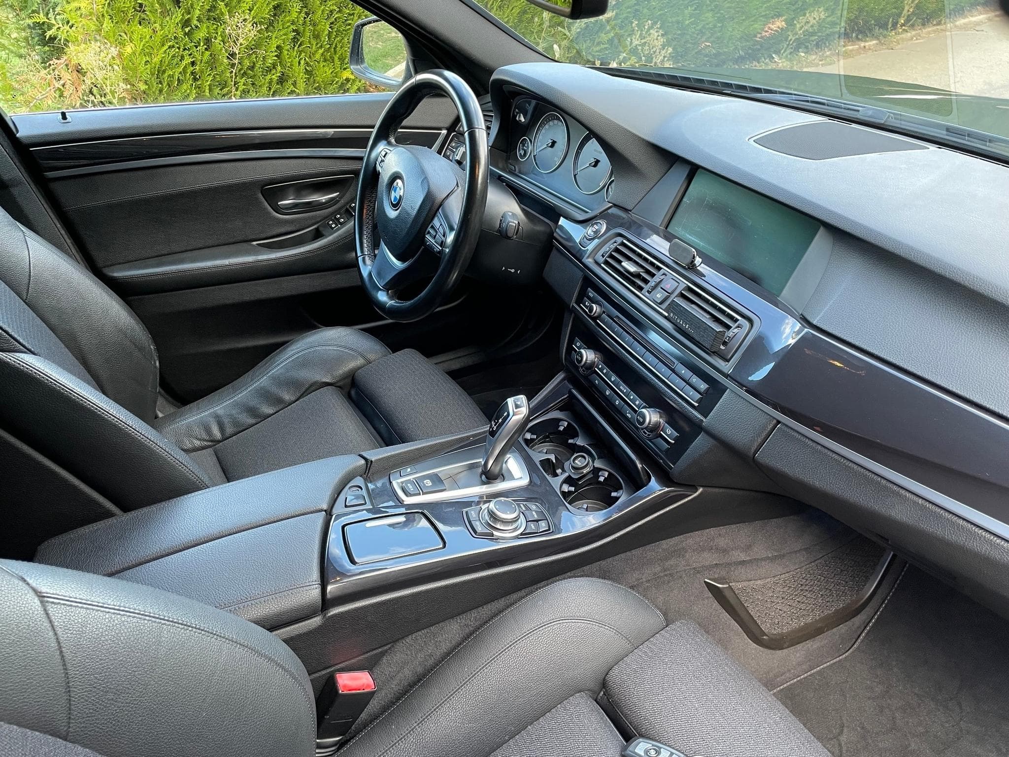 BMW 525 dA 3.0 LUXURY (2011) - Foto 6