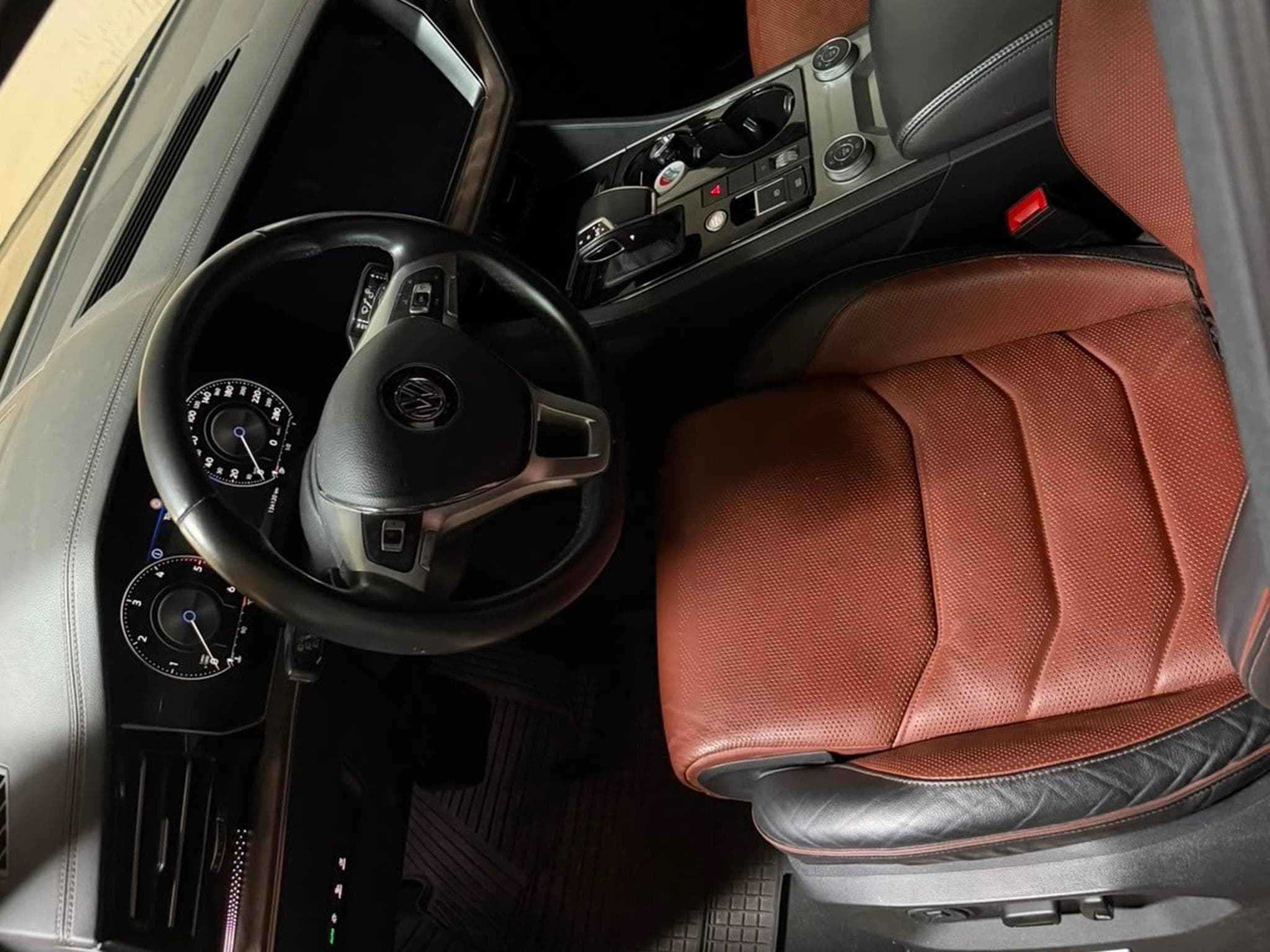 VW Touareg (2018) - Photo 3