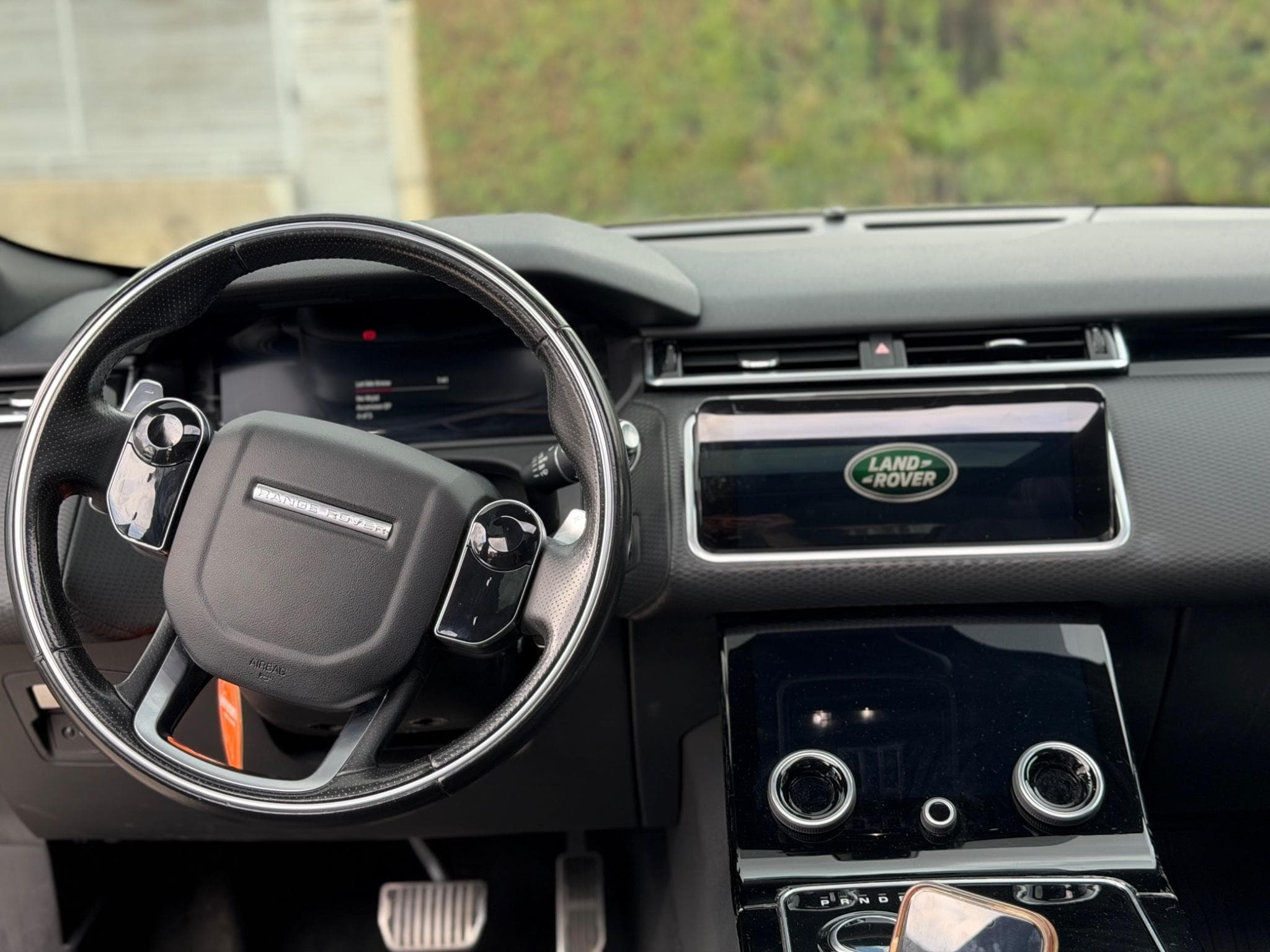 Land-Rover Range Rover Velar R DYNAMIC BLACK EDITION (2018) - Foto 3