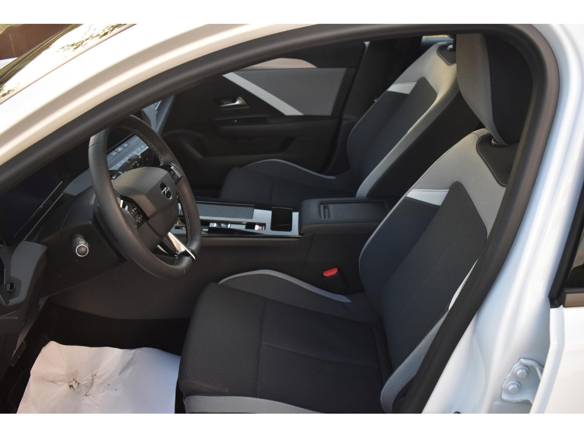 Opel Astra 1,2 Turbo 130 S/Edition Automatic (2025) - Photo 22