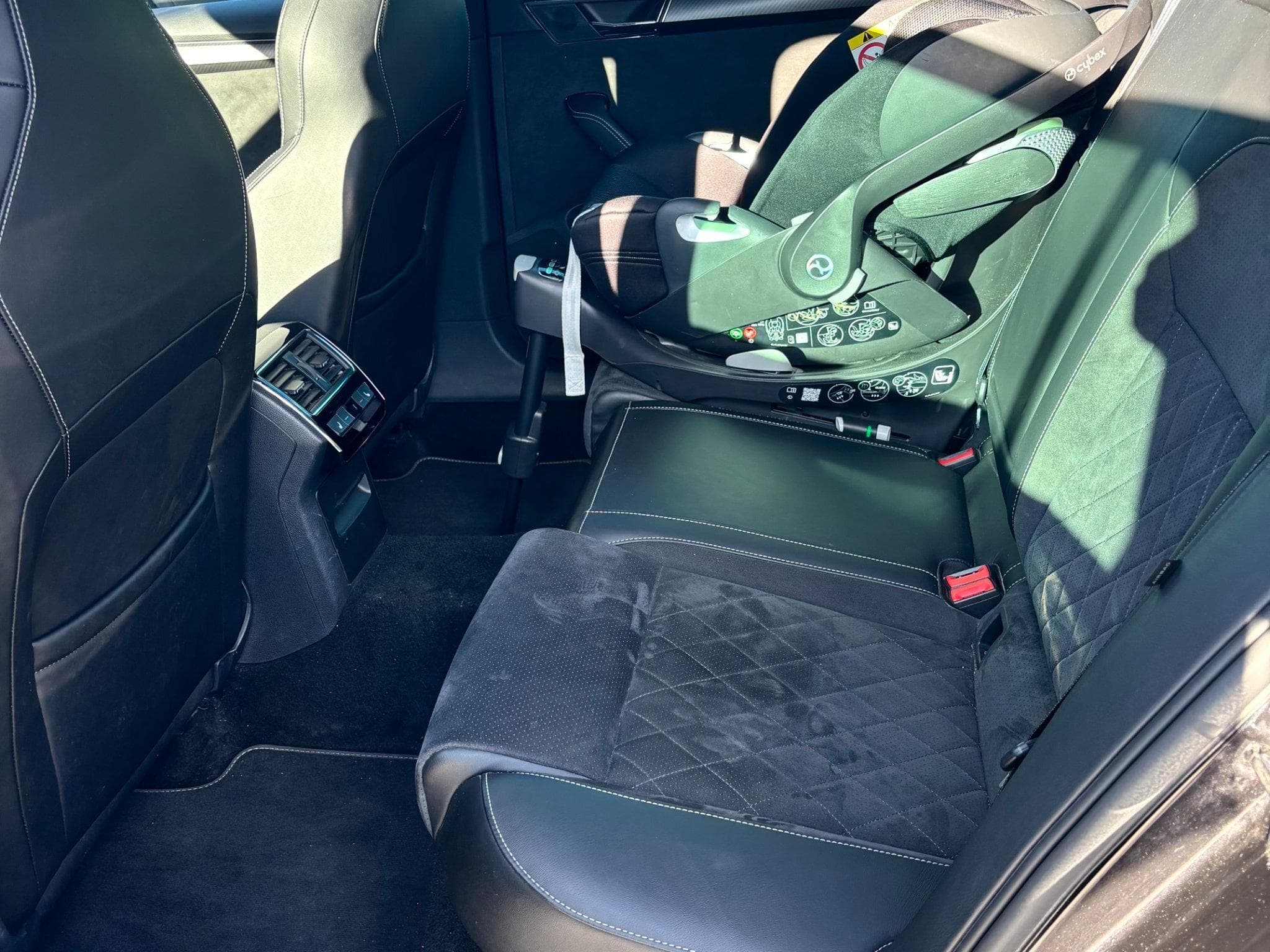 Skoda Superb Sportline 2.0 TDI 150 DSG (2020) - Photo 7