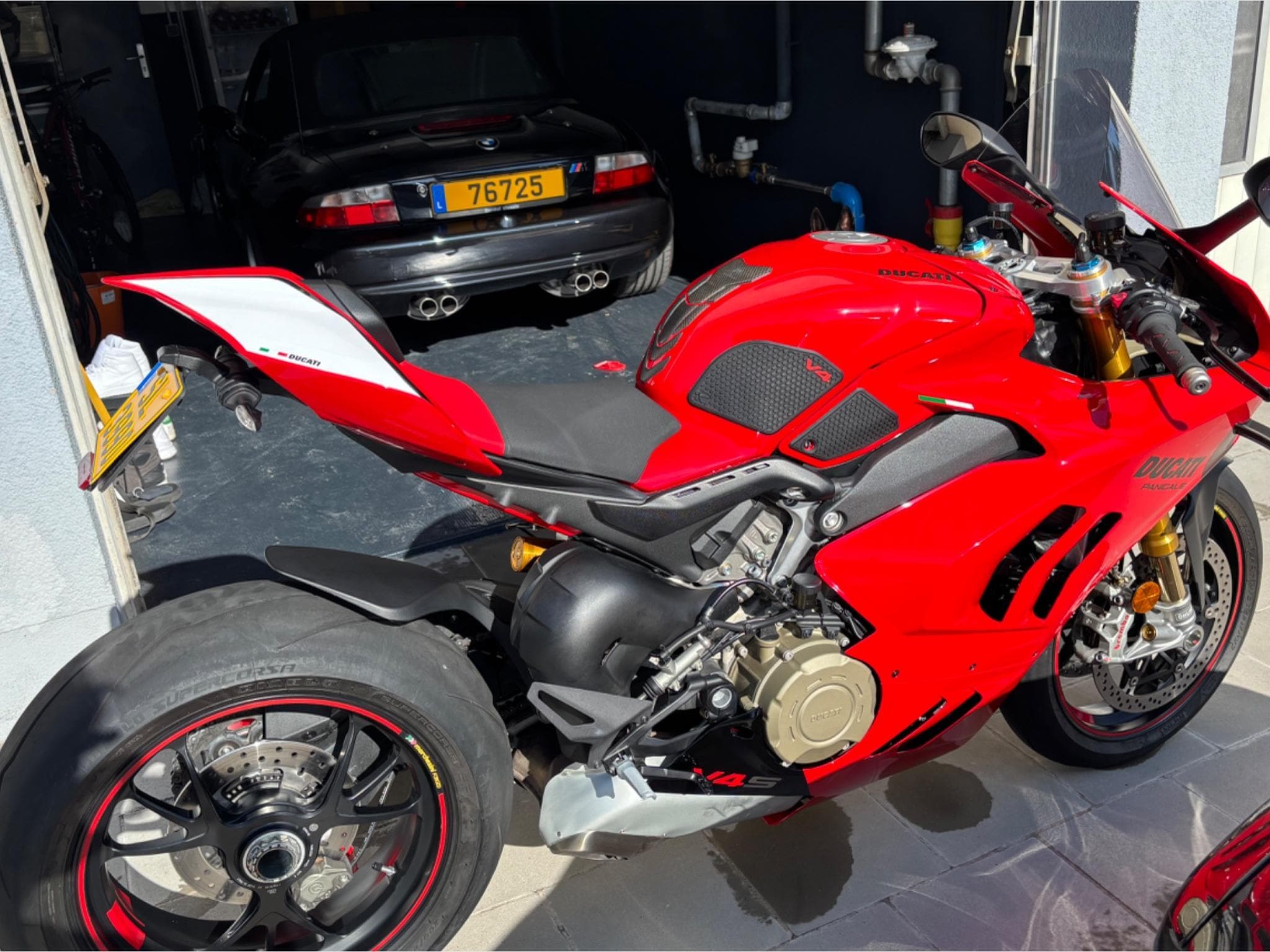 Ducati Panigale V4S (2023) - Photo 3