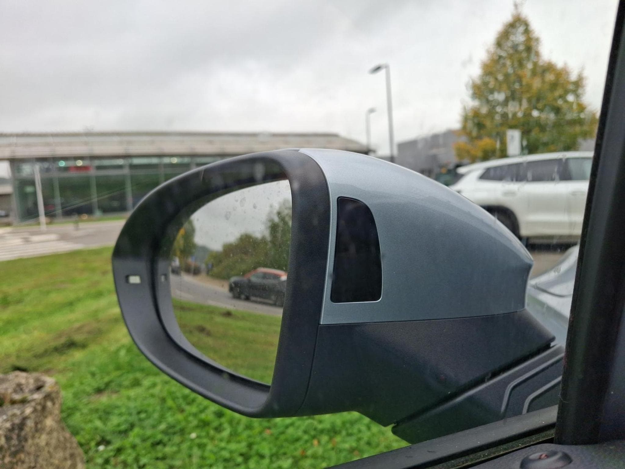 VW Golf Life (2025) - Photo 23