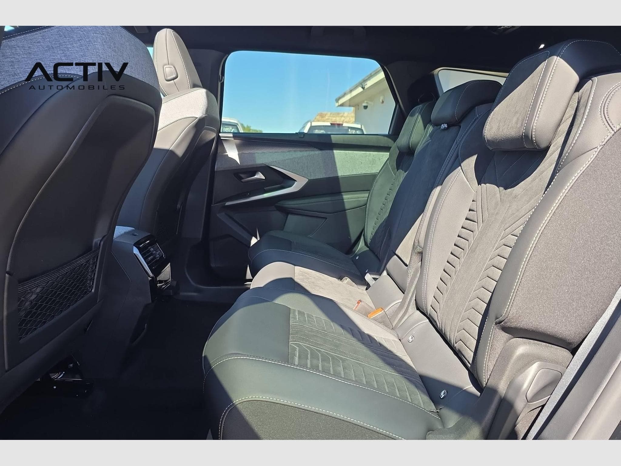 Peugeot 5008 Hybrid 145 e-DCS6 GT (2026) - Photo 20