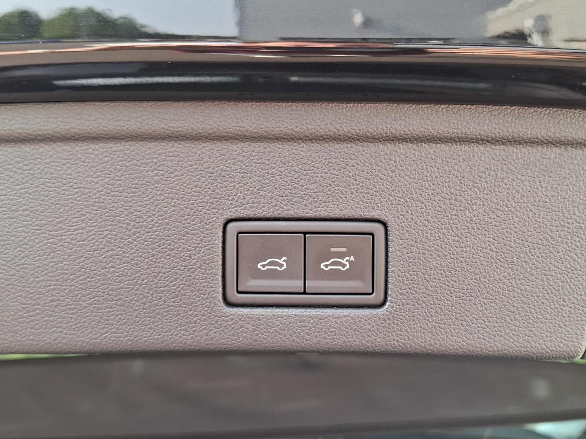 VW Touareg R-Line (2026) - Photo 23