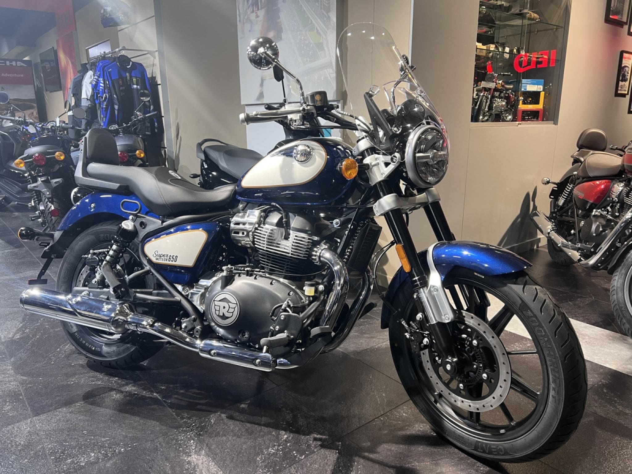 Royal Enfield Meteor Bleu Celestial (2025) - Photo 7