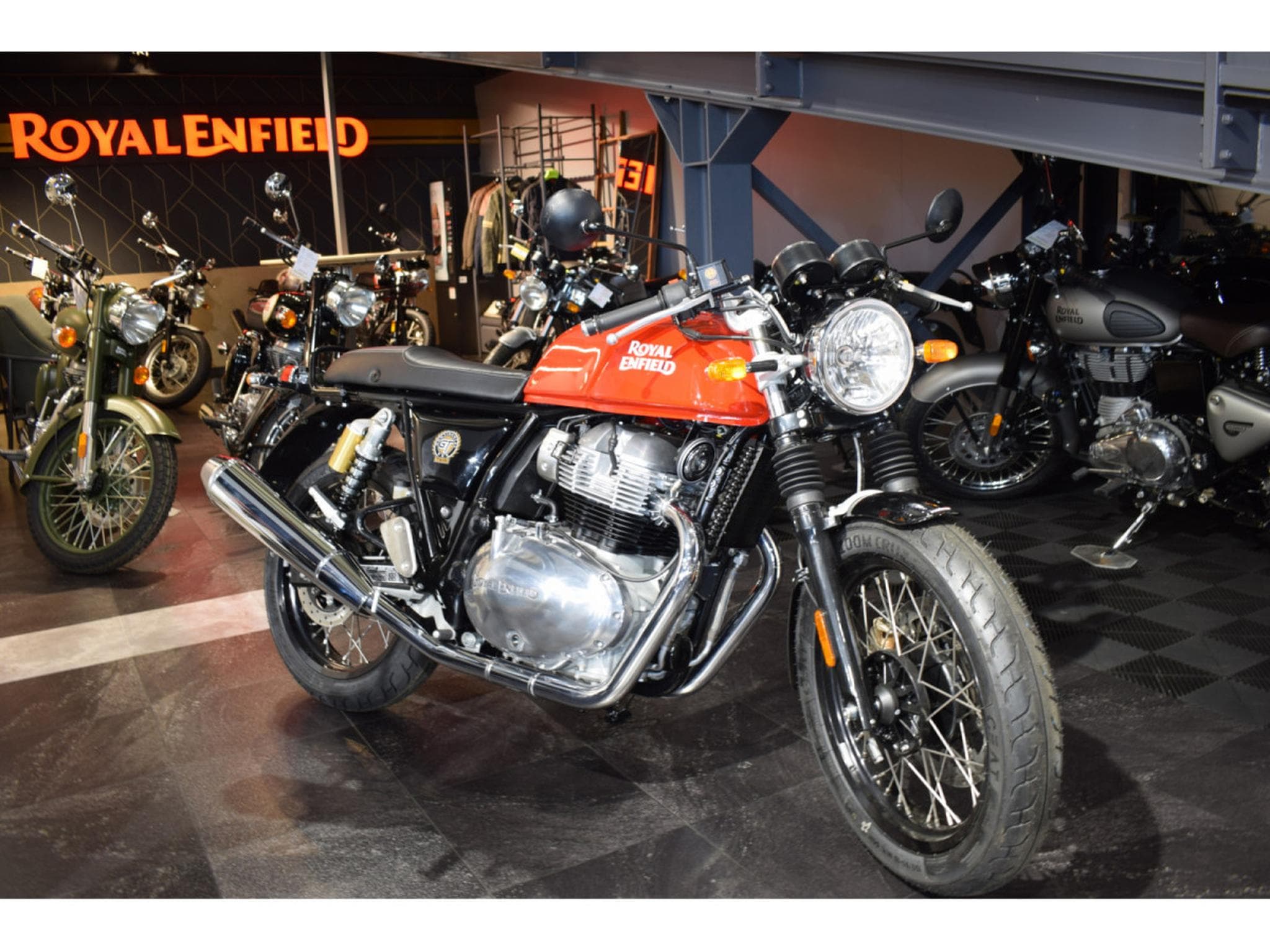 Royal Enfield Continental GT ROCKER RED E5 (2024) - Photo 6