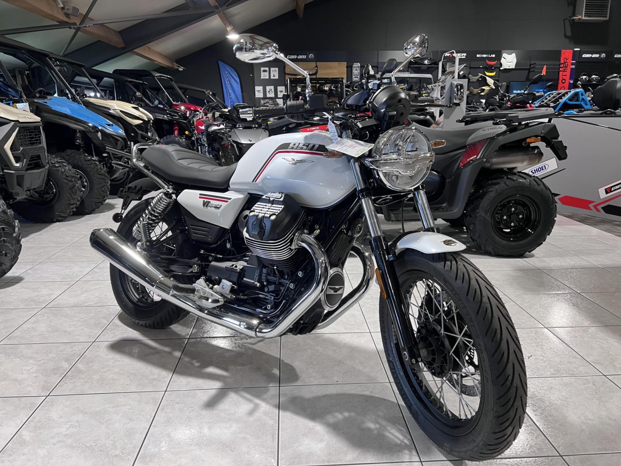 Moto Guzzi V7 SPECIAL (2026) - Photo 7