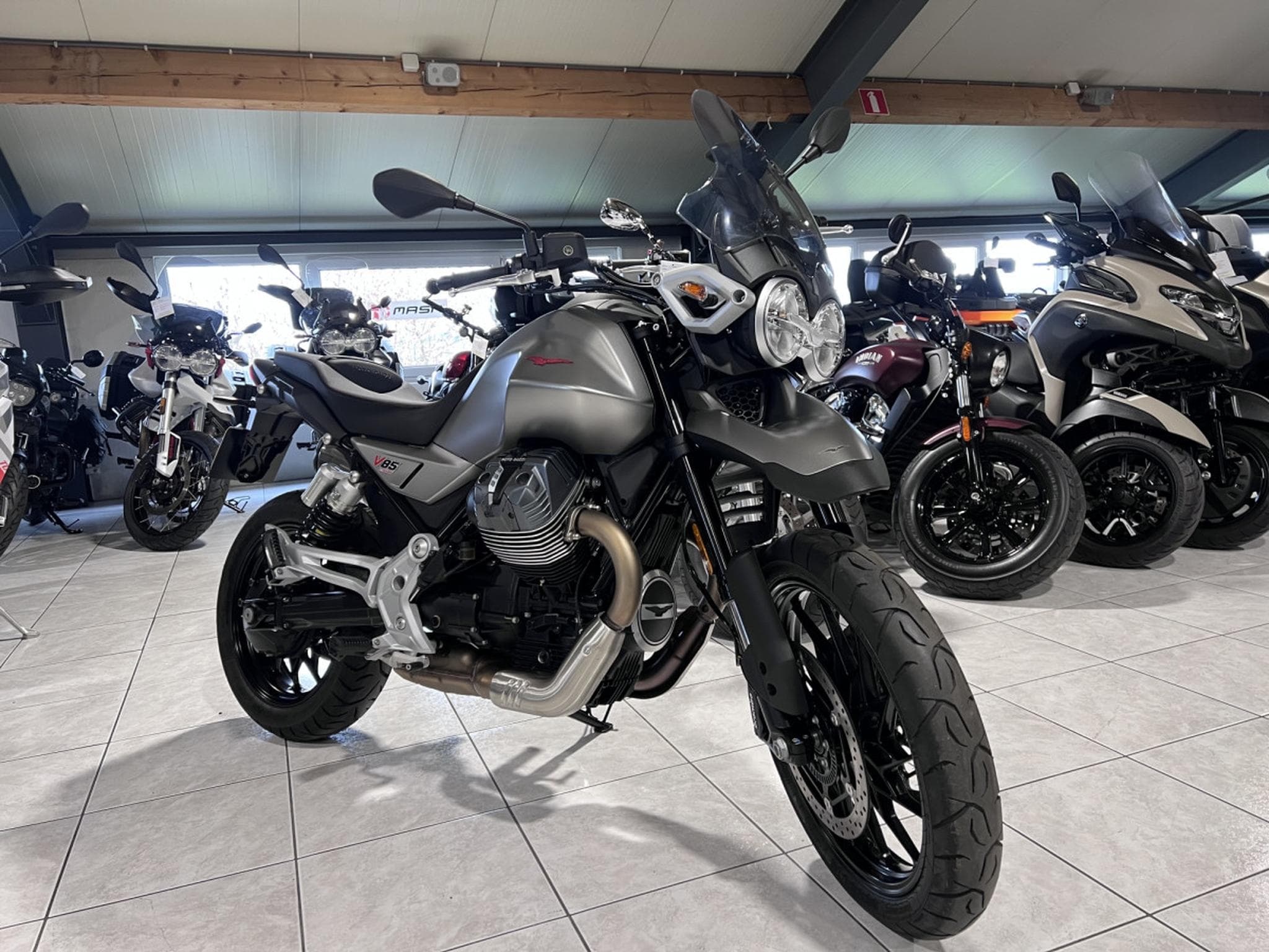 Moto Guzzi V85 TT Strada (2025) - Photo 7