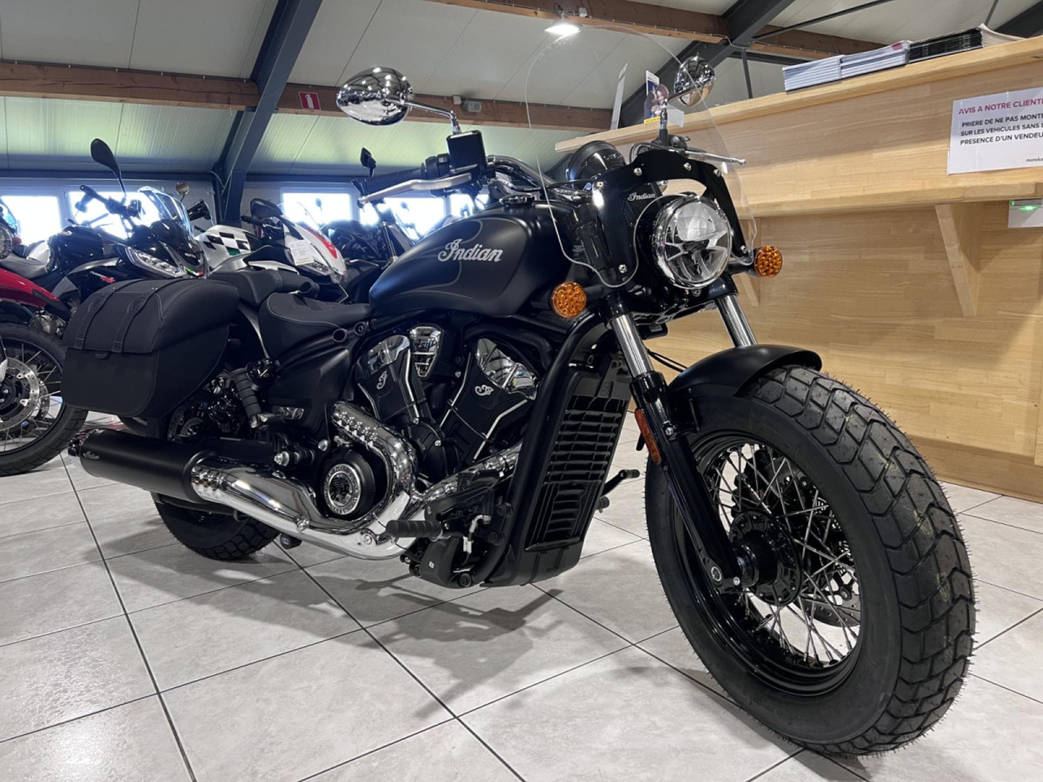 Indian Super Scout 1250 Ltd + Tech Black Nara Bronze Metallic (2026) - Photo 7