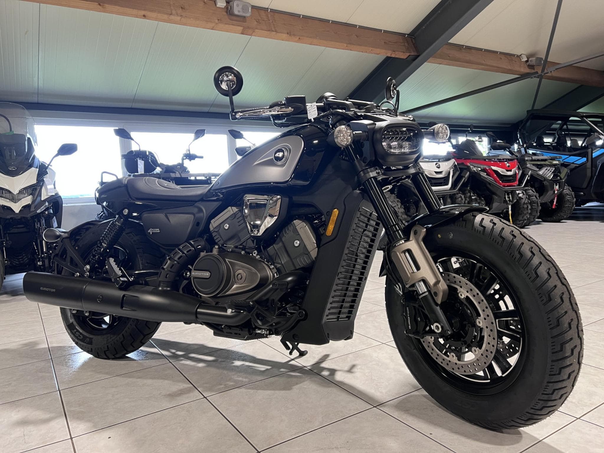 QJmotor SRV 600 V4 (2026) - Photo 7