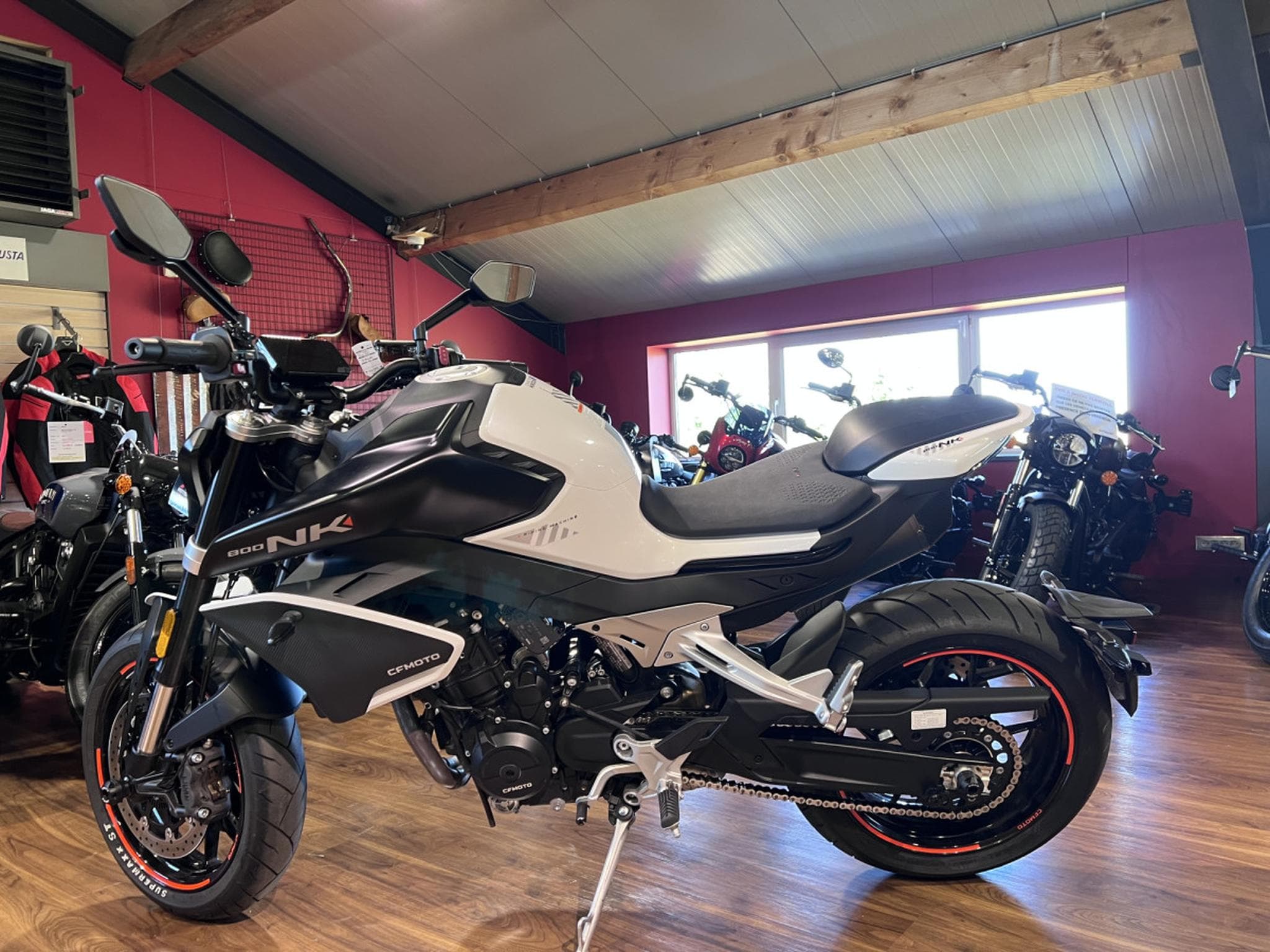 CF Moto 800 NK (2024) - Photo 3
