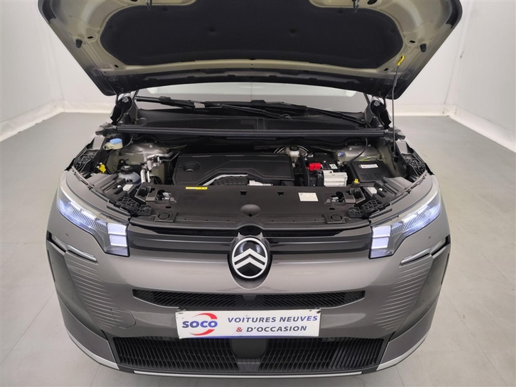 Citroen C5 Aircross 1.2 Hybrid 145cv E-DCS6 Plus NAVI / FULL LED / CAMERA / JA19 (2026) - Photo 21