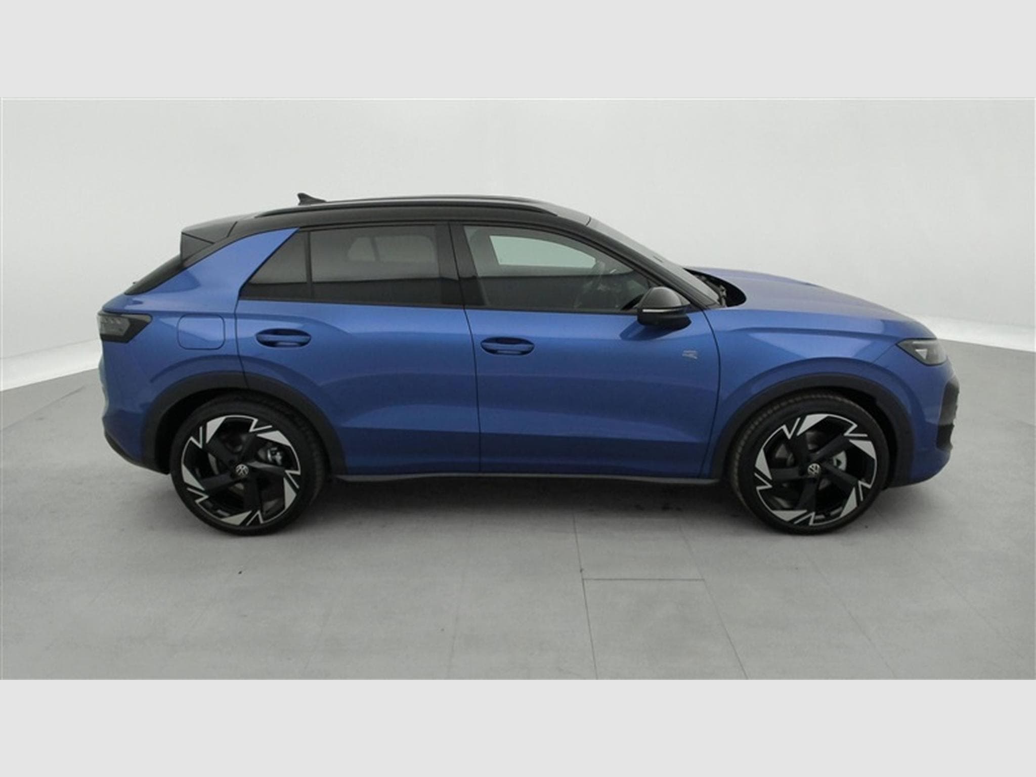 VW T-Roc 1.5 TSI 150cv DSG R-Line *CARPLAY/FULL LED/CAMERA/JA17* (2026) - Photo 25