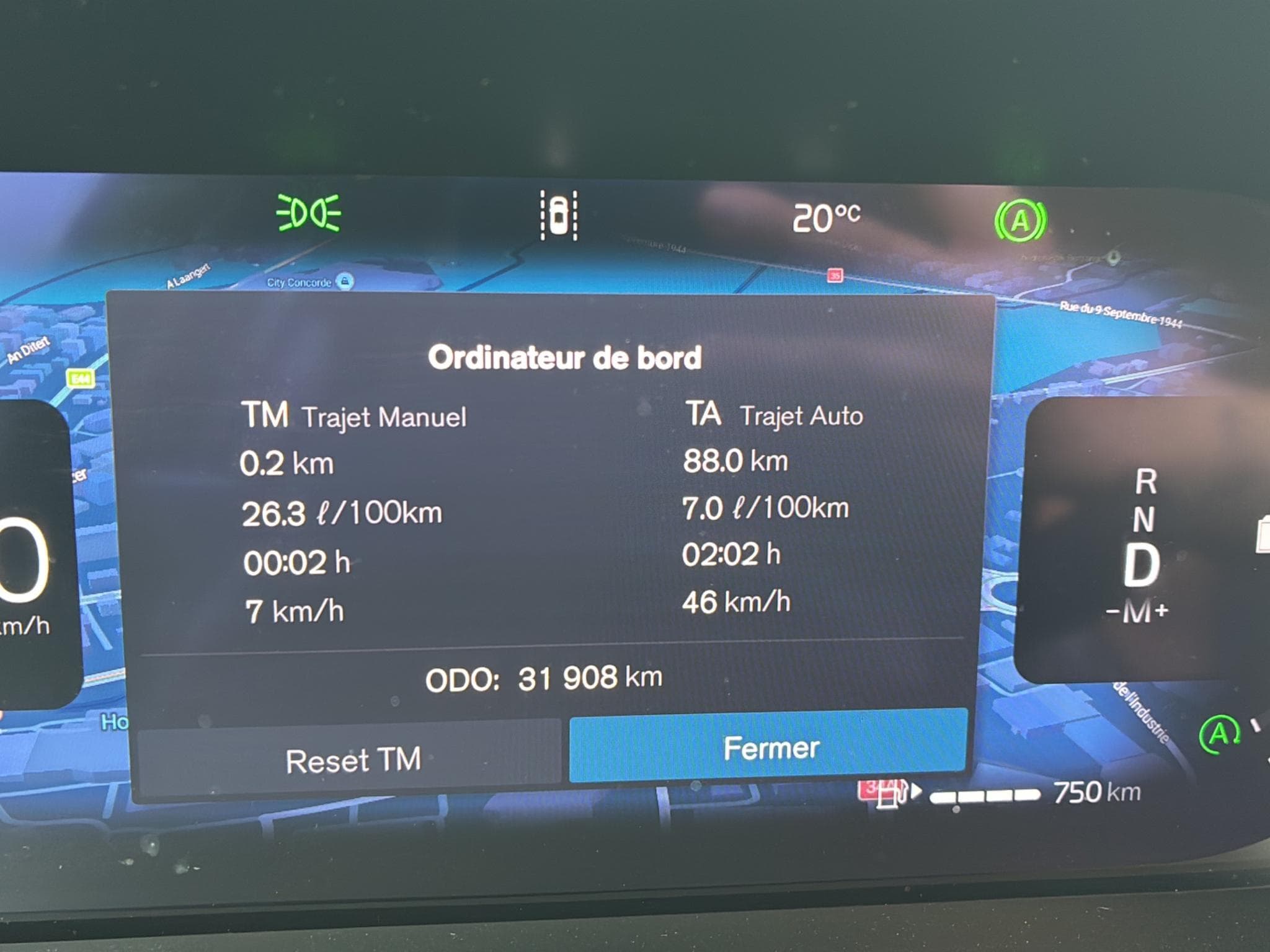 Volvo XC40 XC40 Plus, B3, Mild Hybride Essence Dark (2025) - Photo 12