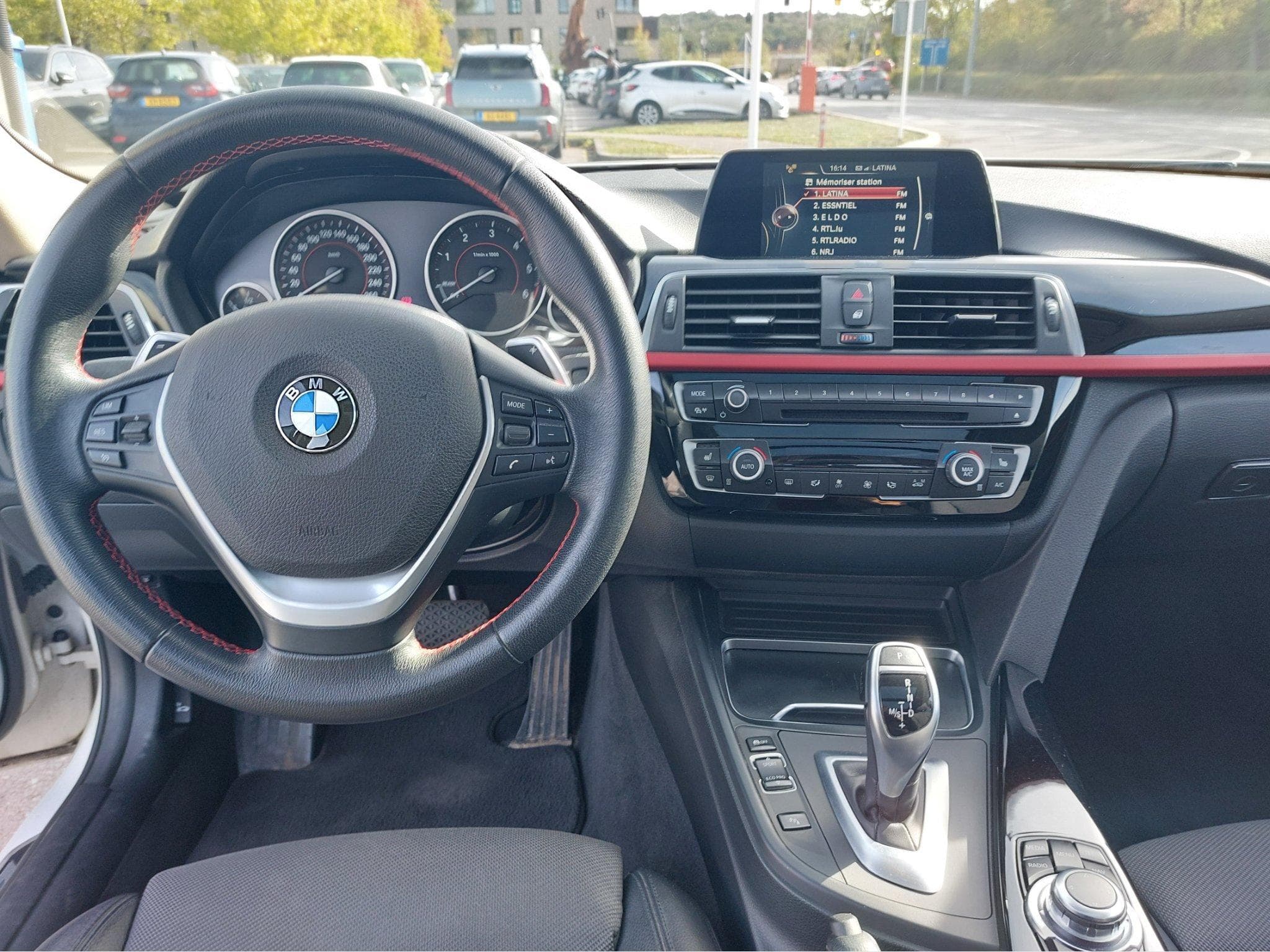 BMW 320 2.0d Touring xDrive Sport-Line (2017) - Photo 7