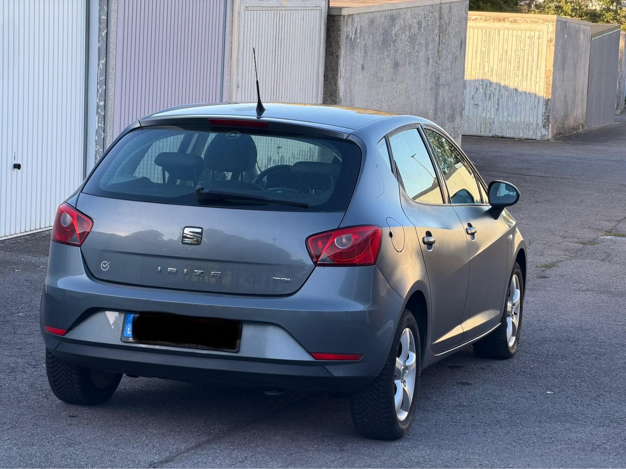 Seat Ibiza 1.6 TDI 77kw 105ps (2015) - Foto 8