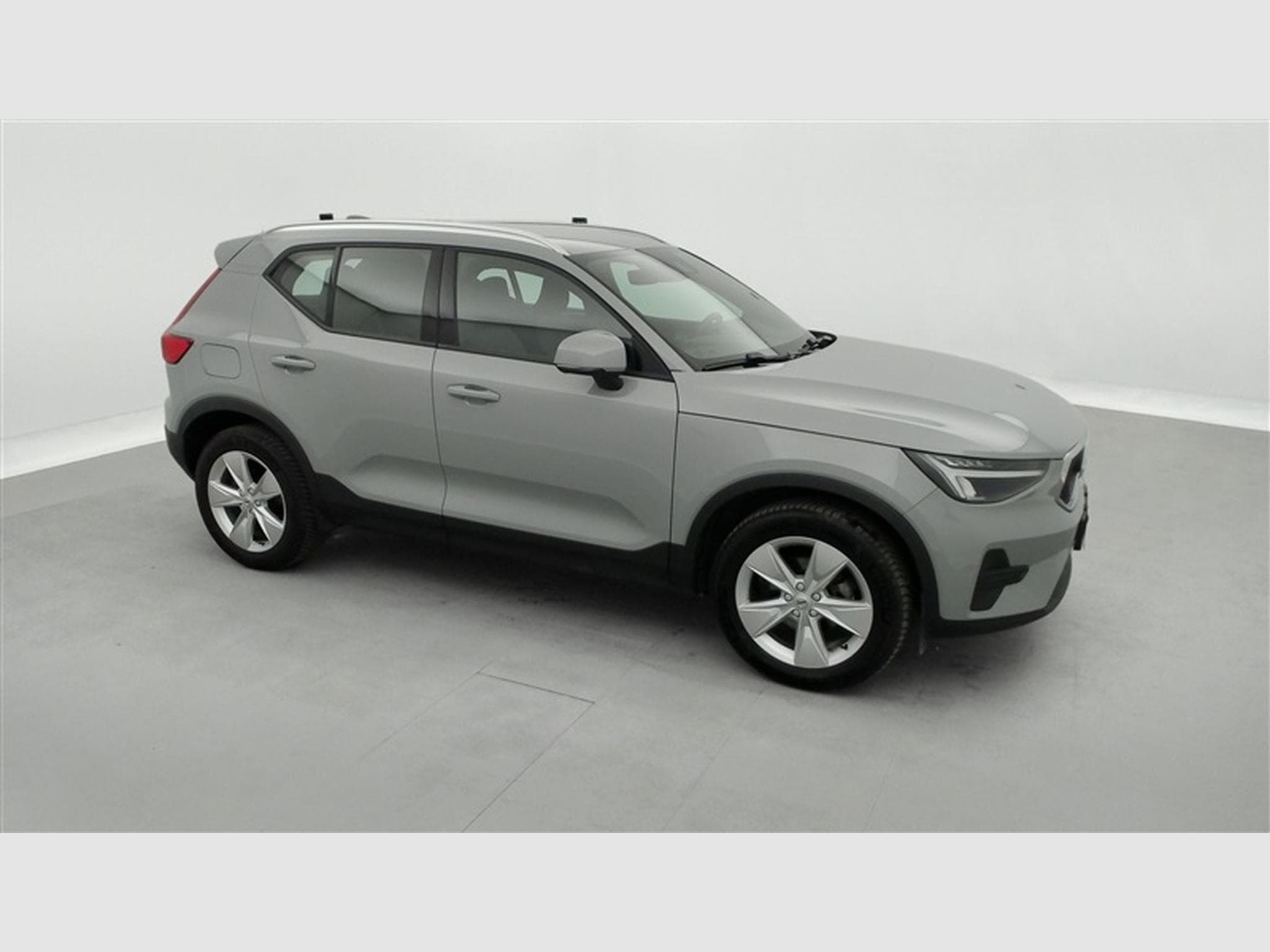 Volvo XC40 1.5 T2 Core Geartronic NAVI/FULL LED/JA17/PDC (2024) - Photo 25