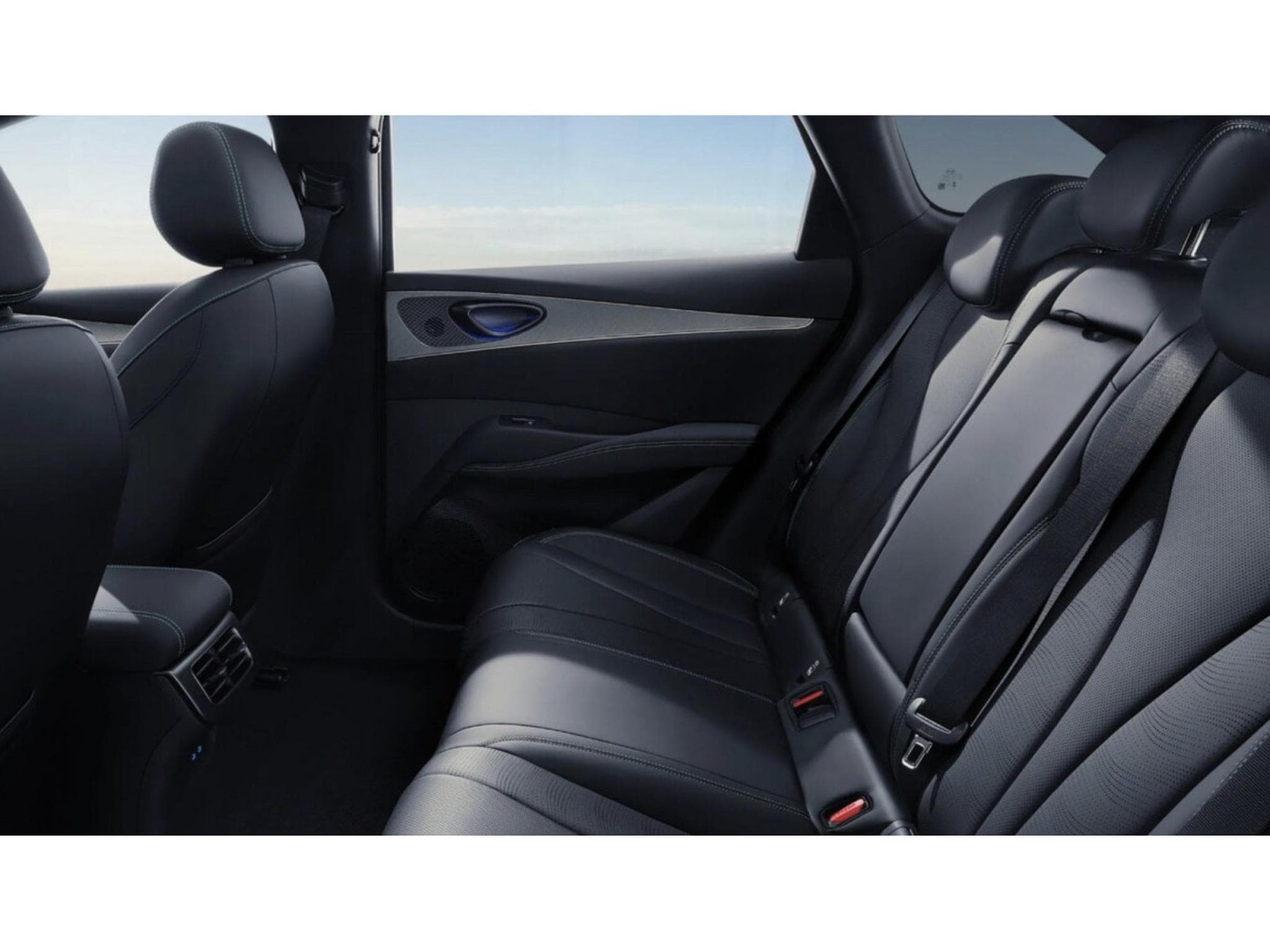 BYD Seal 6 Seal 6 Touring DM-i Comfort PHEv 100km (2026) - Photo 5