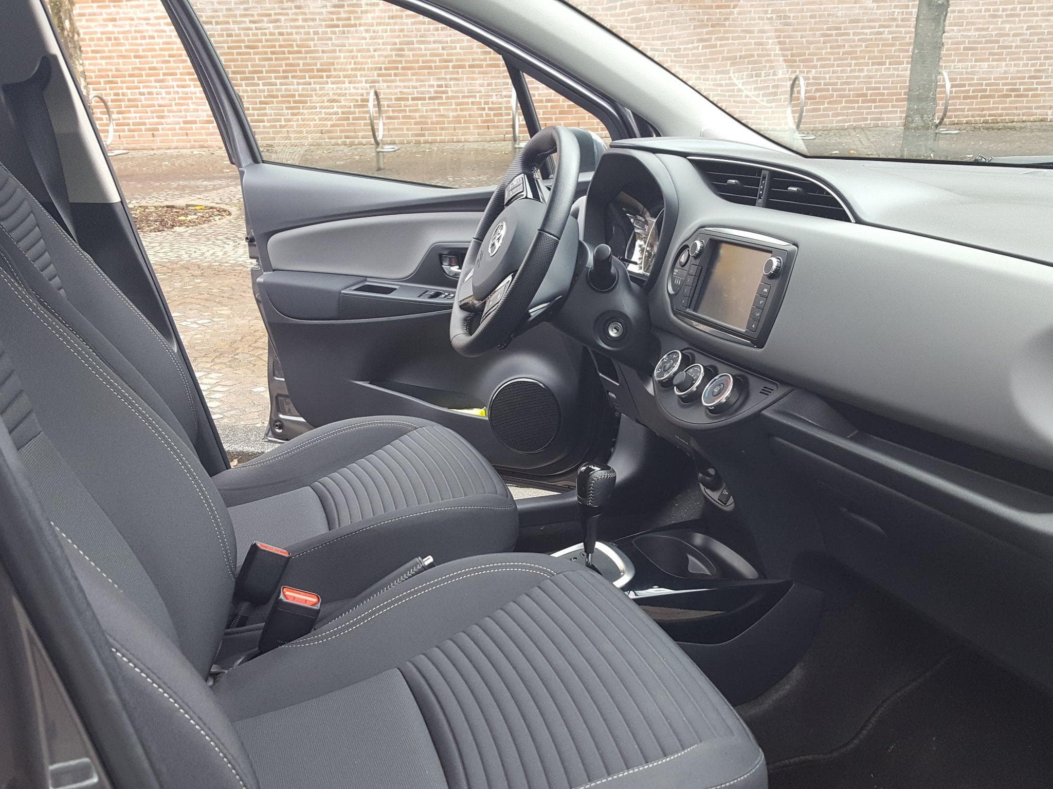 Toyota Yaris Style (2016) - Foto 3