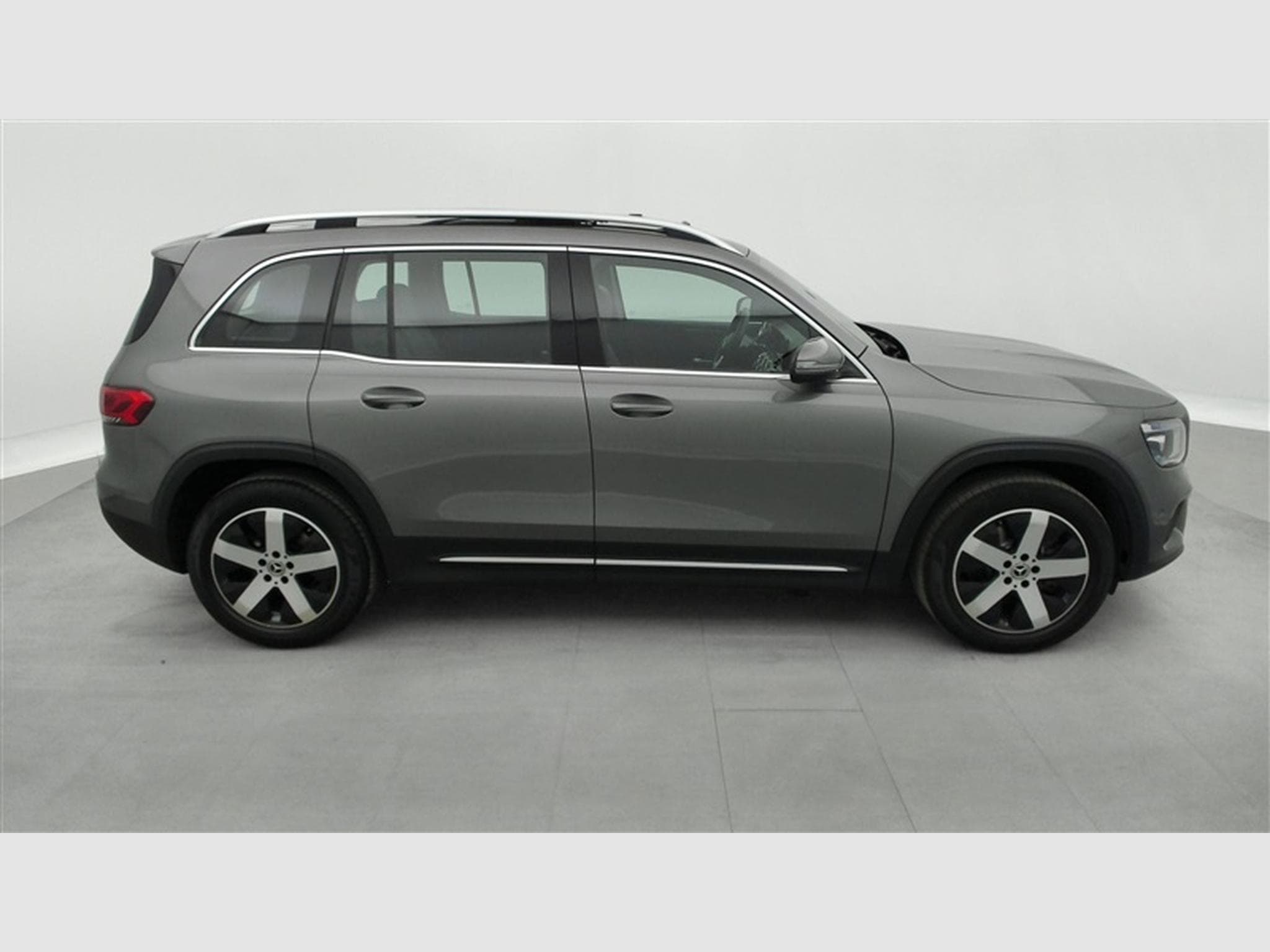 Mercedes GLB 200 GLB 200d Business Solution CUIR/NAVI/TO PANO/FULL LED/JA18 (2021) - Photo 25