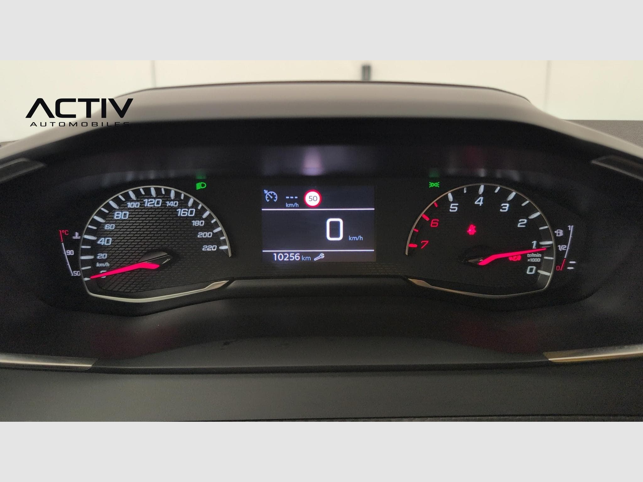 Peugeot 2008 100 S&S BVM6 Style (2025) - Photo 19
