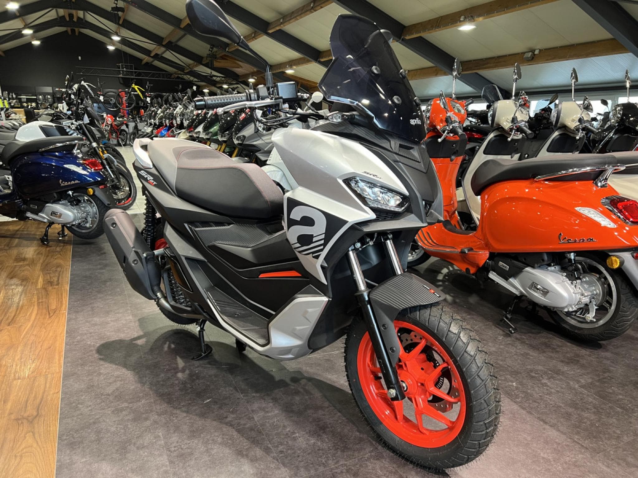 Aprilia SR 200 GT SPORT (2026) - Foto 7