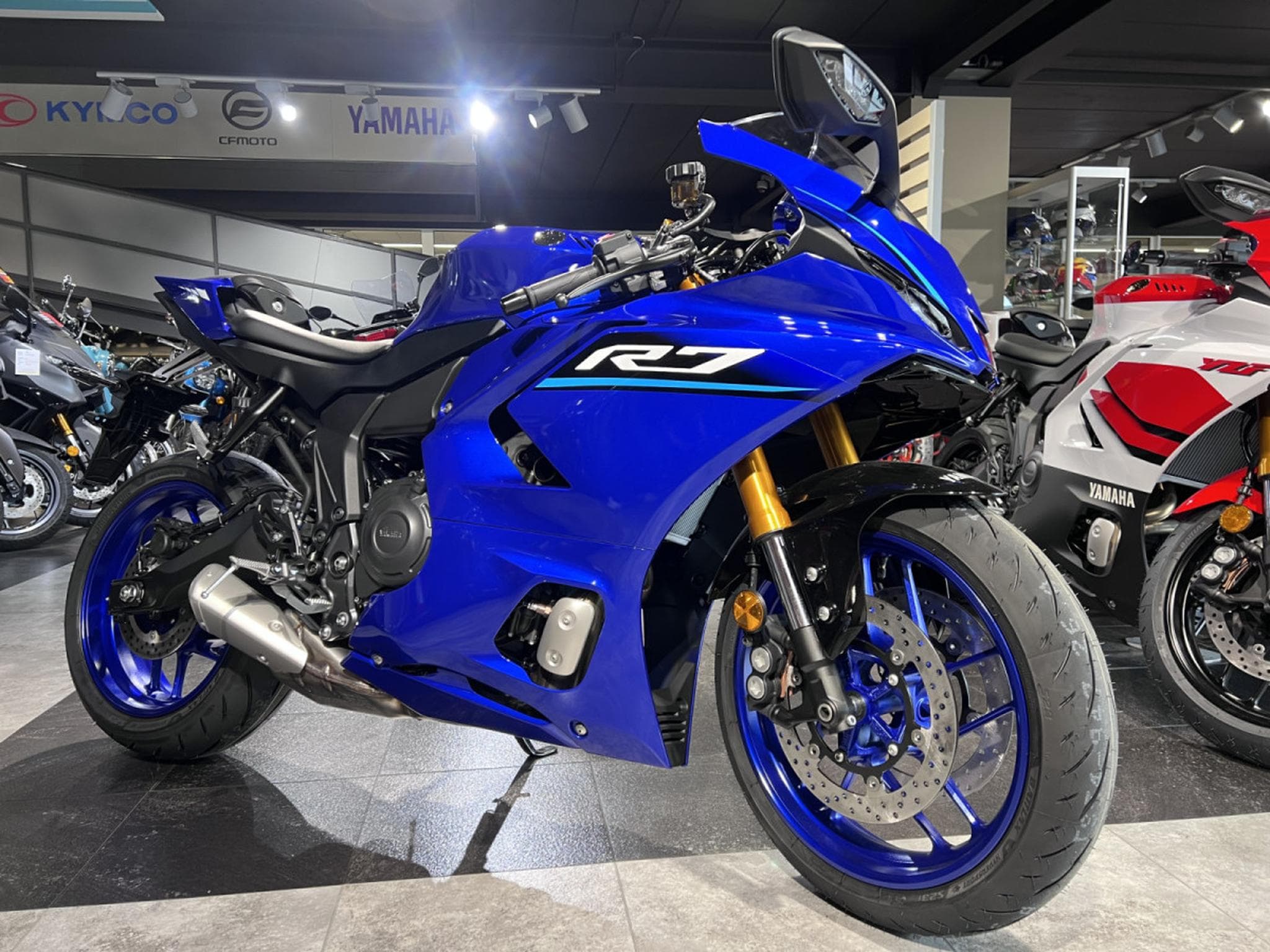 Yamaha R7 (2026) - Photo 7