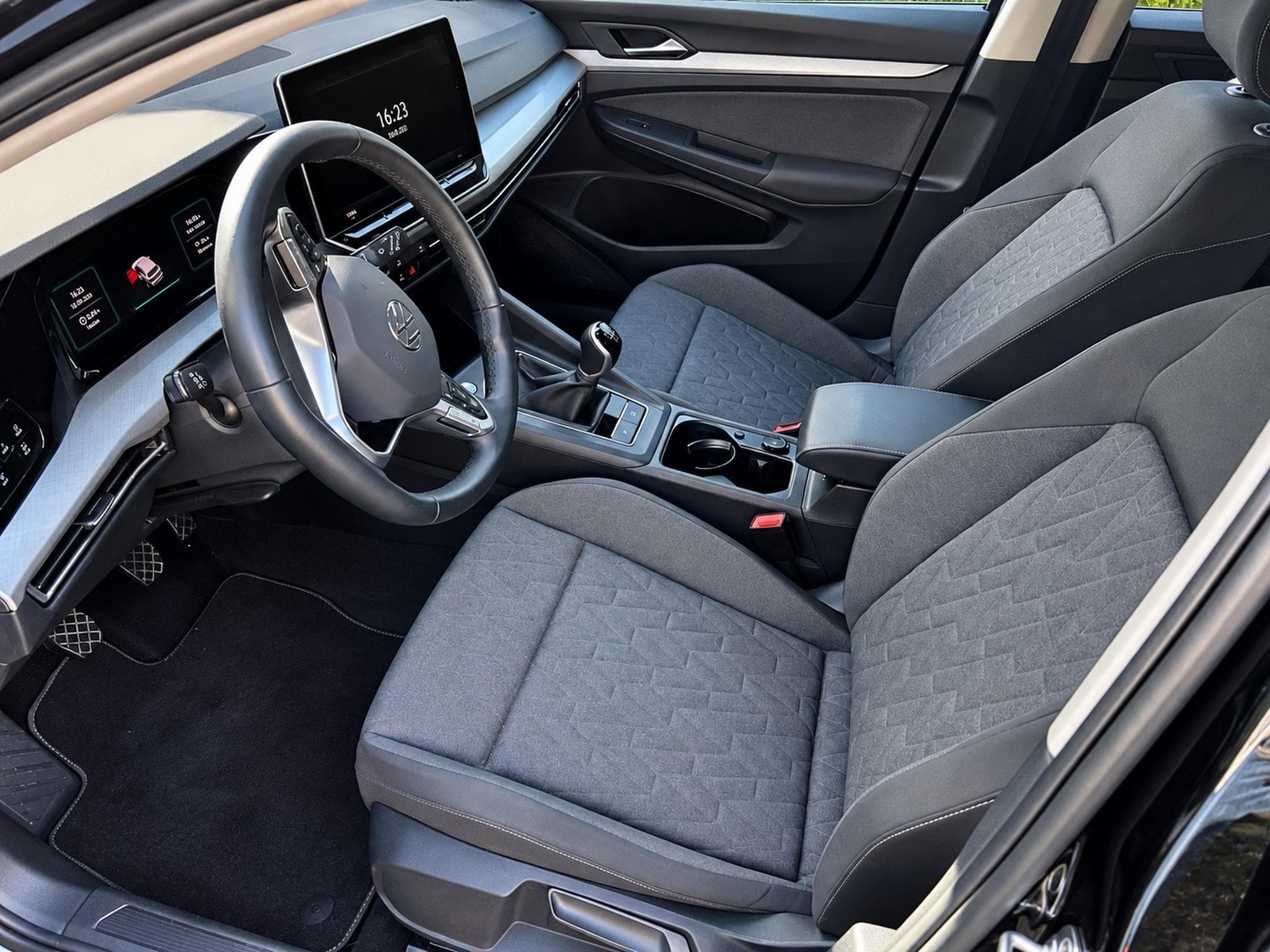 VW Golf 1.5 TSI Life (2025) - Foto 2