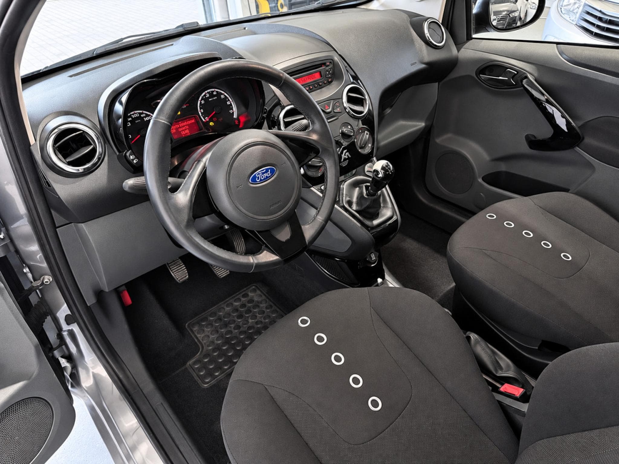 Ford Ka 1.2 Titanium Individual (2013) - Foto 5
