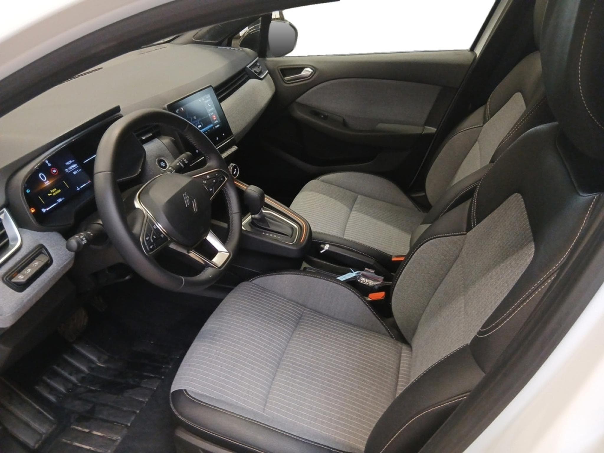 Renault Clio 1.0 TCe Techno X-Tronic (2025) - Foto 10