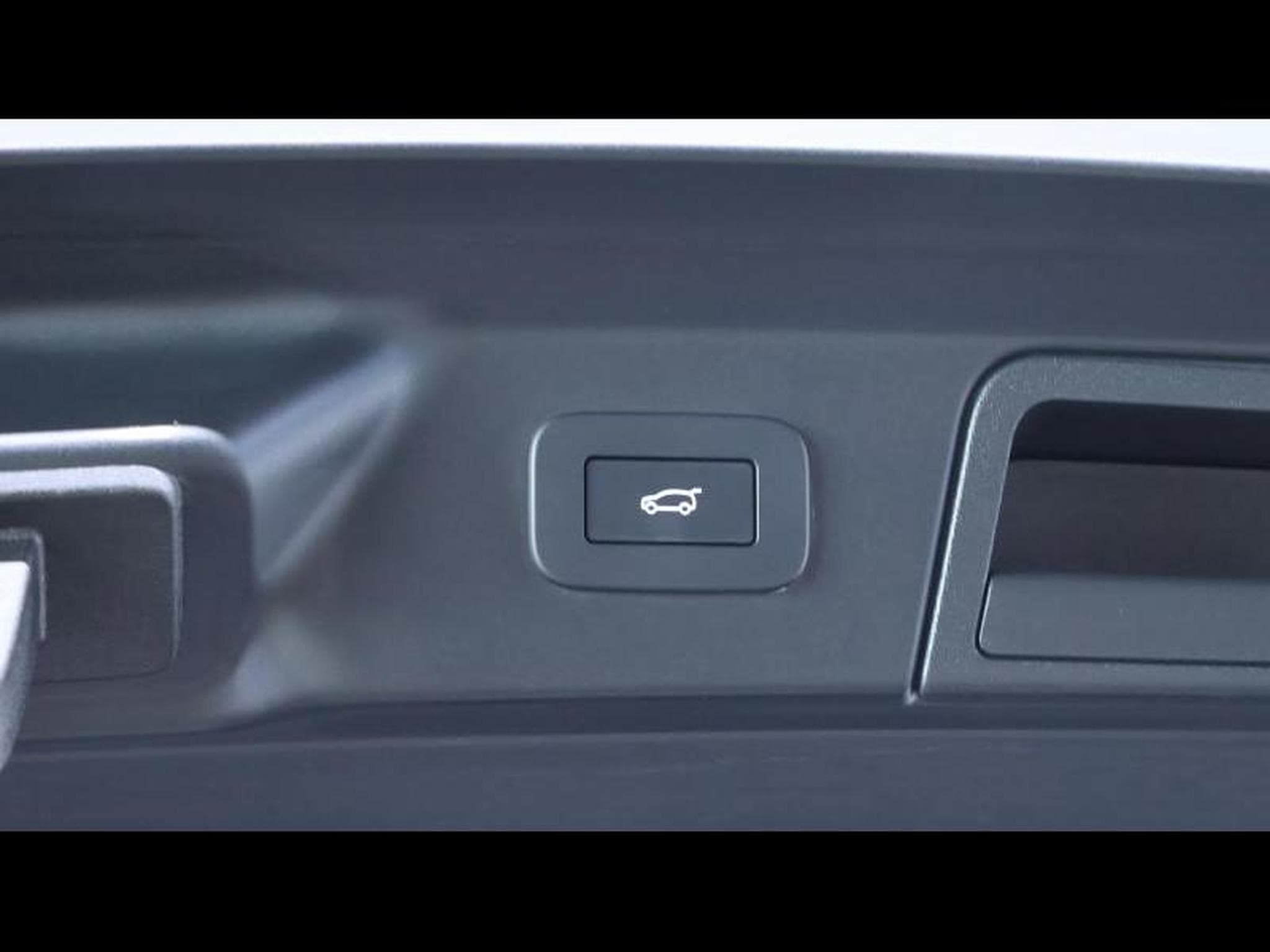 Land-Rover Range Rover Velar D200 S Auto AWD (2024) - Photo 37