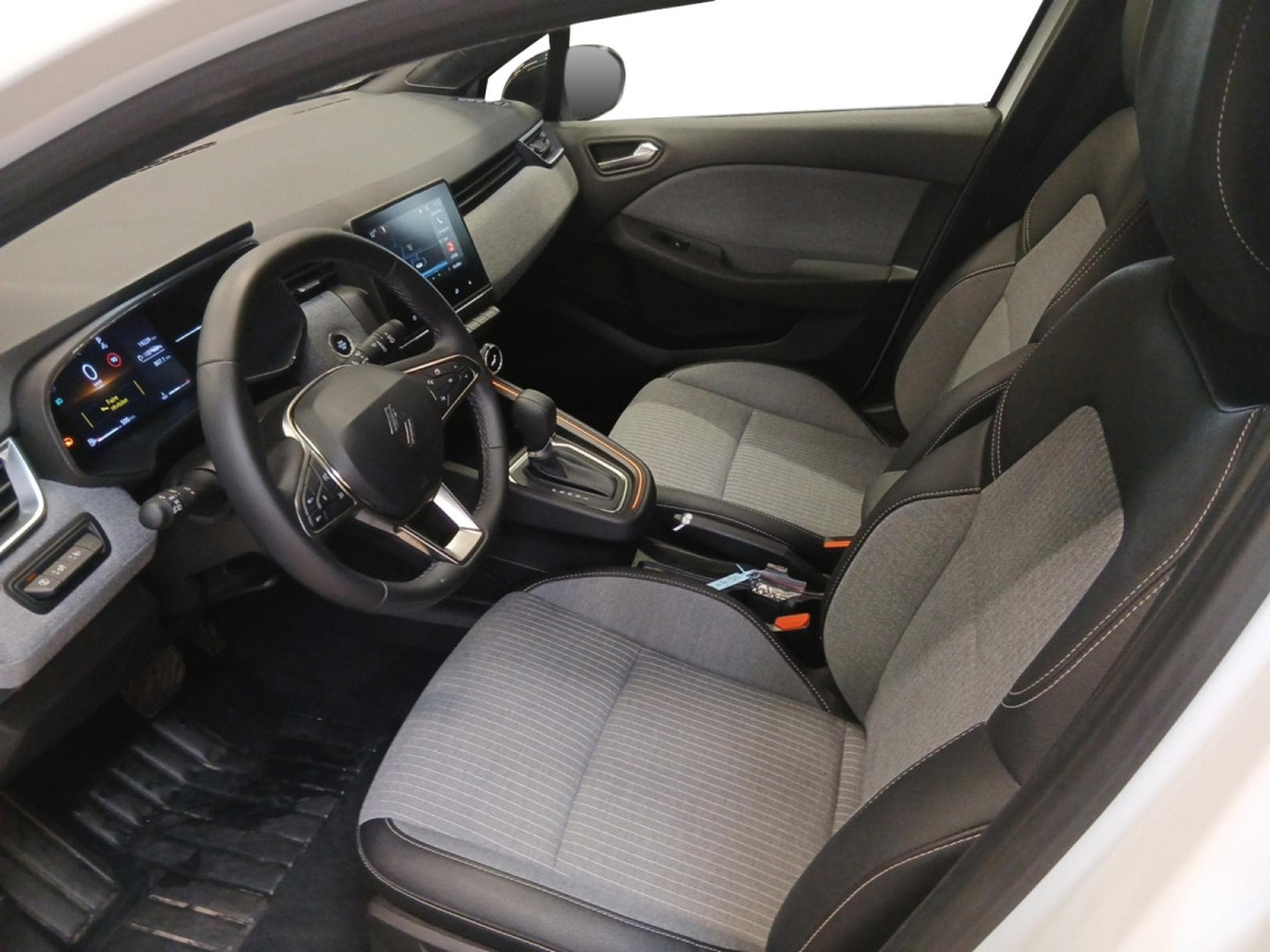 Renault Clio 1.0 TCe Techno X-Tronic (2025) - Photo 10
