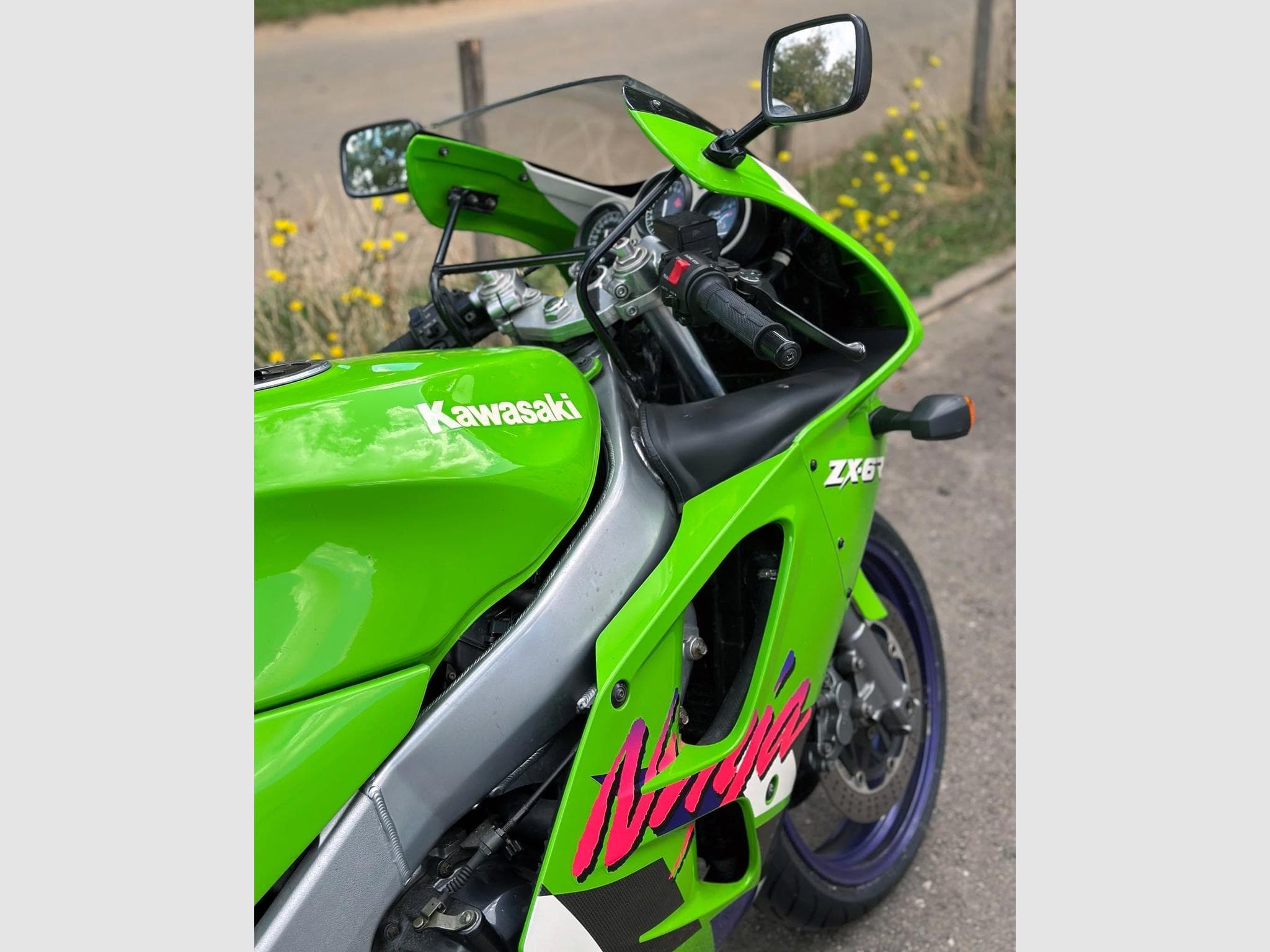 Kawasaki ZX6R (1997) - Photo 4