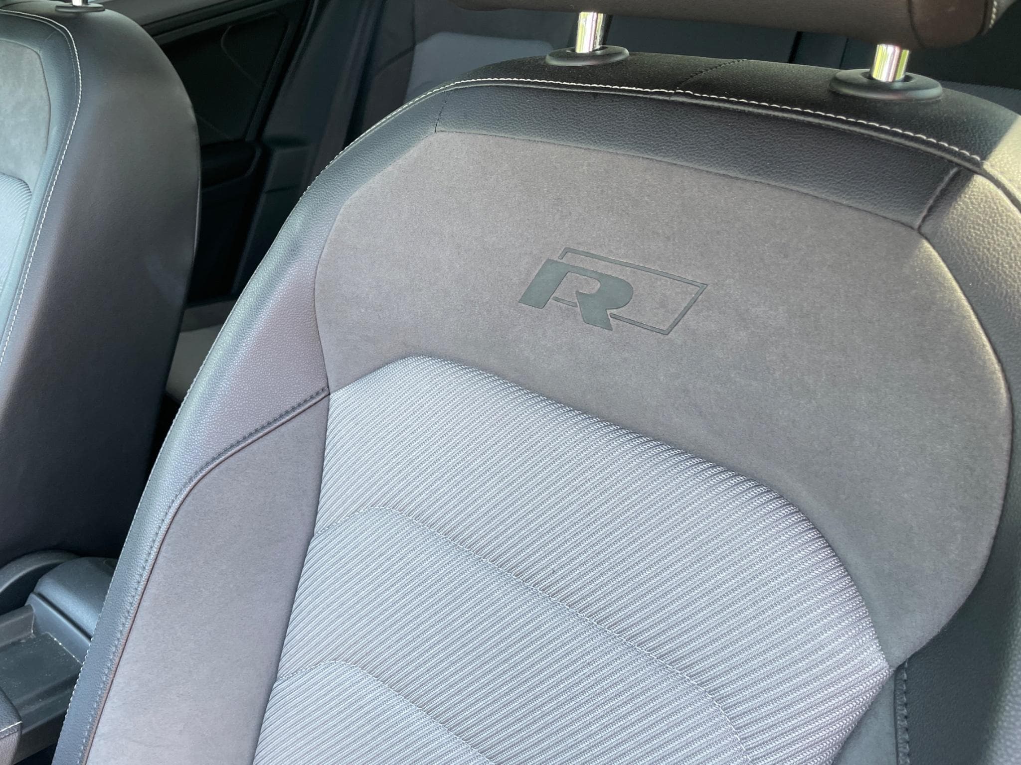 VW Tiguan Volkswagen Tiguan 2.0 TDI 190ch black R- (2019) - Foto 3