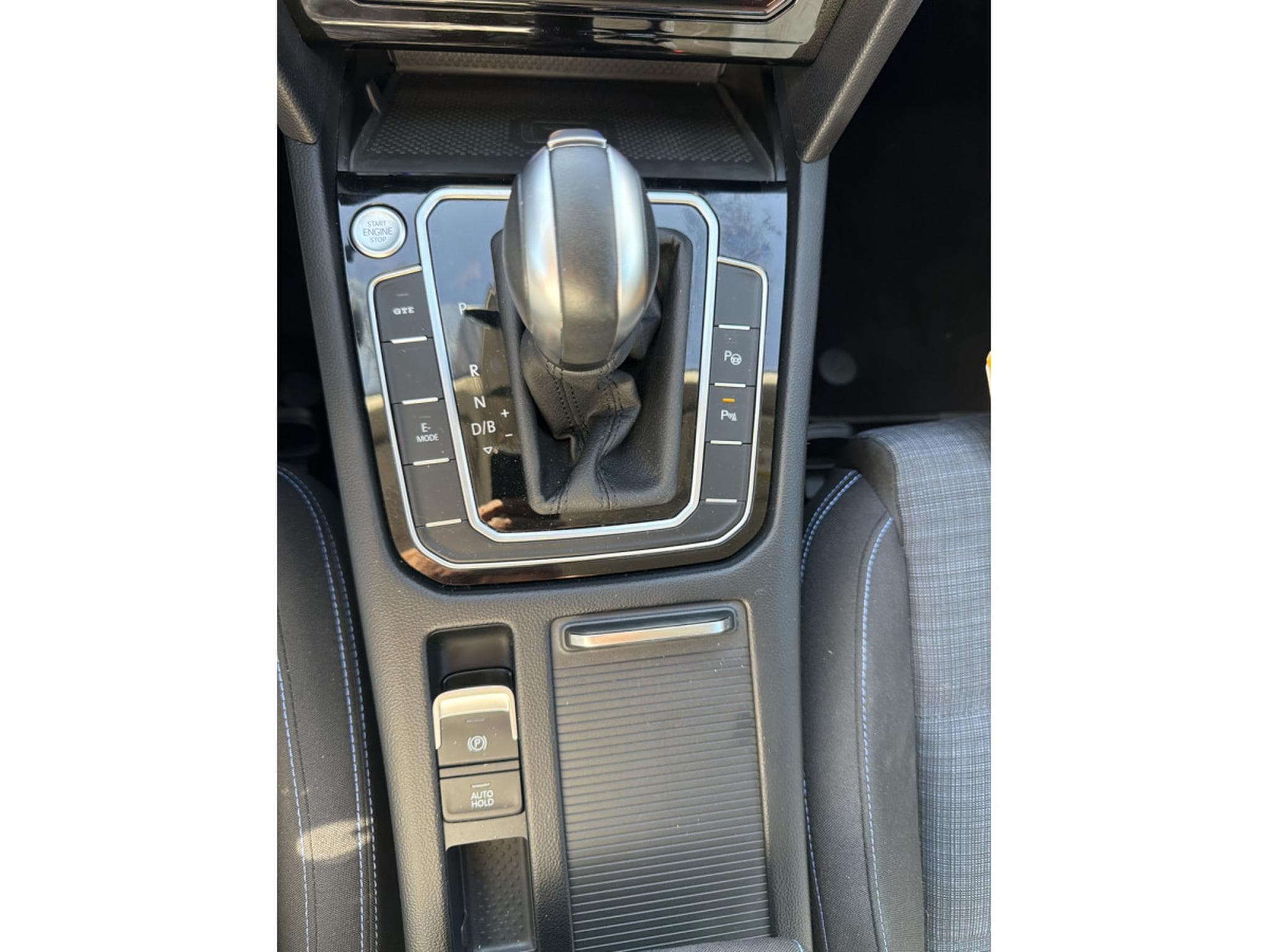 VW Passat 1.4 GTE PLUG-IN 218CV (2022) - Photo 15