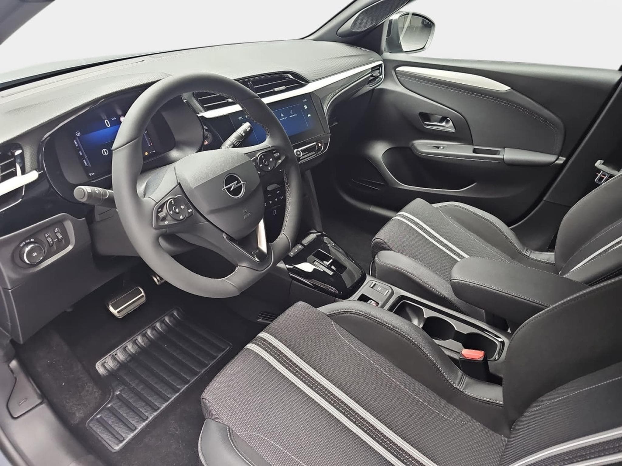 Opel Corsa 1.2 Hybrid 145 Auto GS (2026) - Photo 18